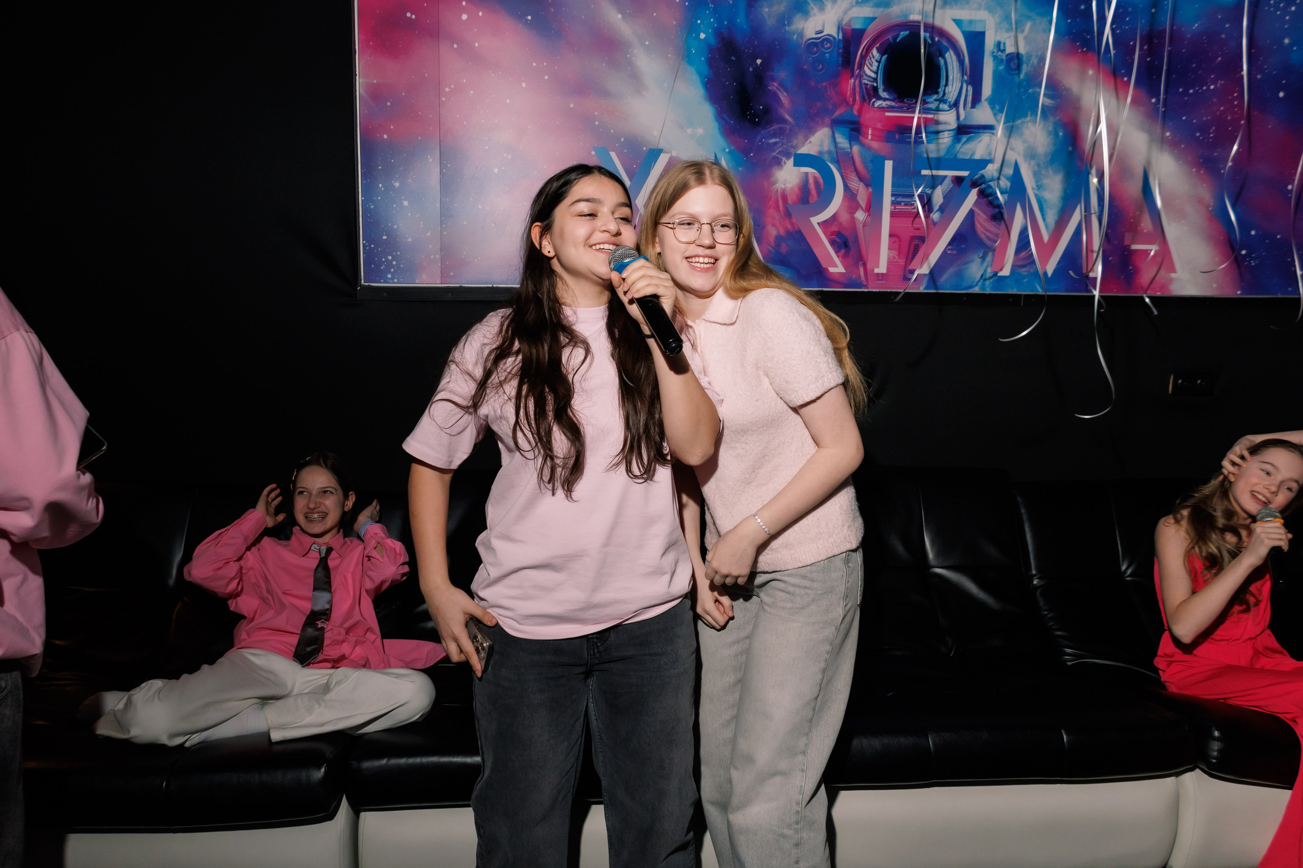 День Рождения в караоке. Фотограф в Москве Дмитрий Емельянов