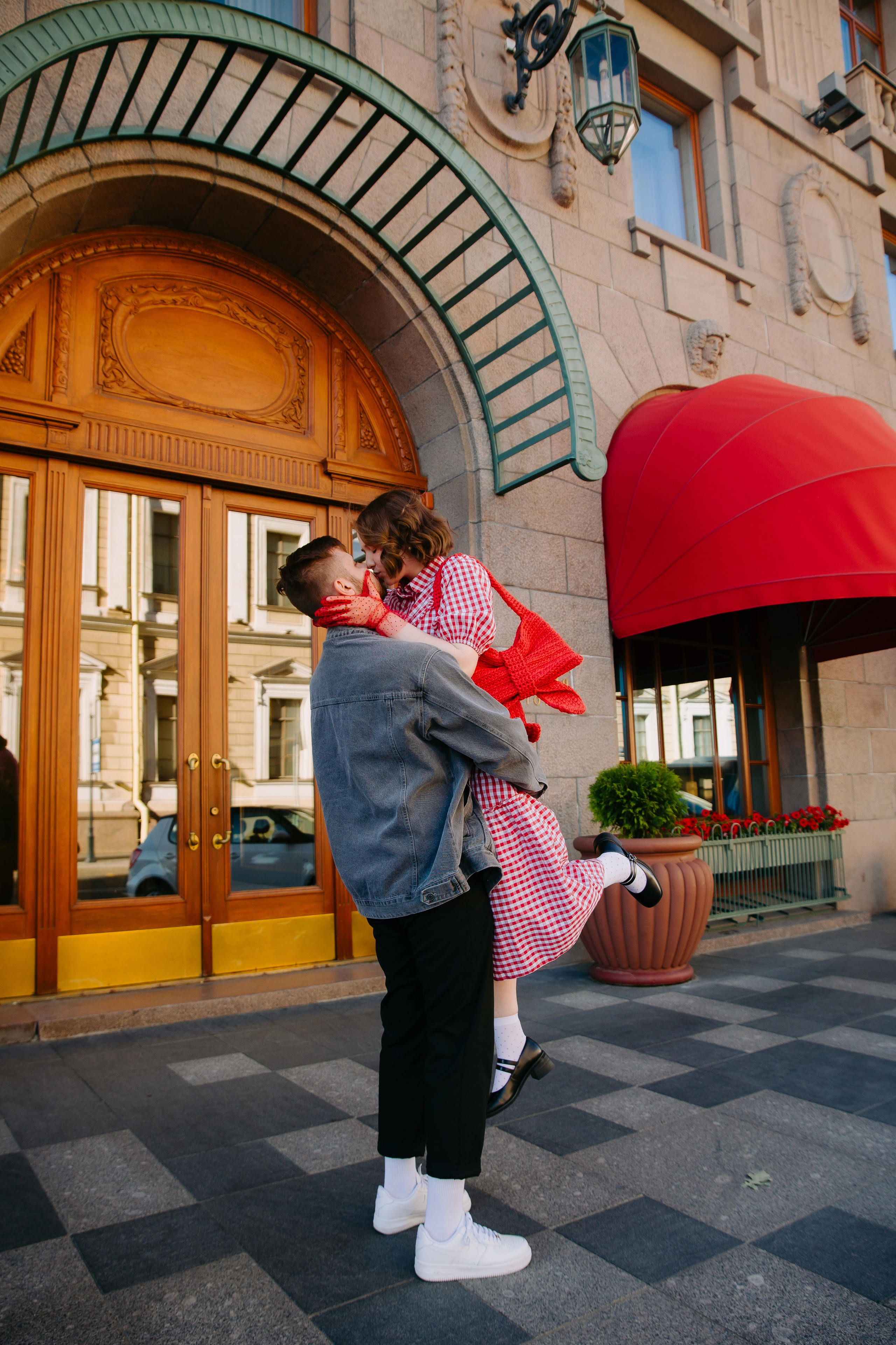 Прогулочная фотосессия лавстори в Санкт-Петербурге. Фотограф в Санкт-Петербурге Разиля Идиятуллина