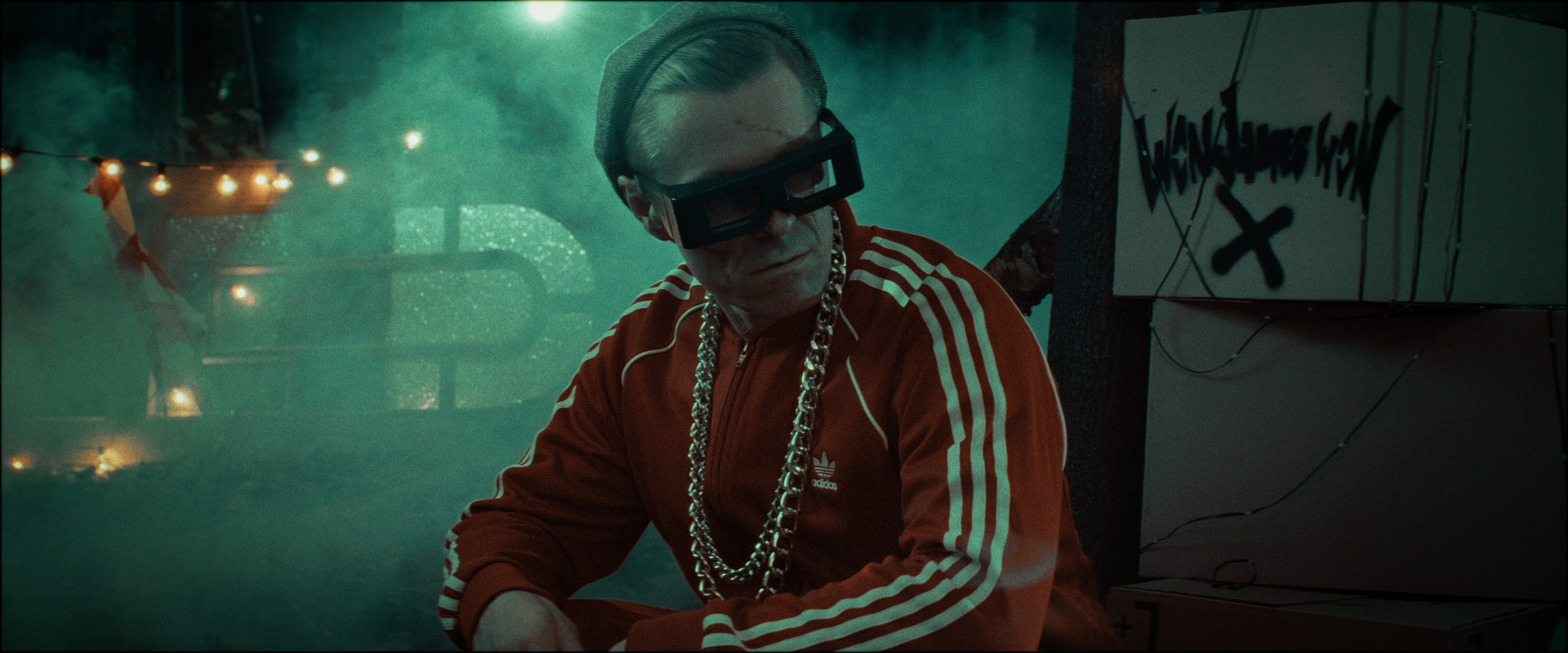 Музыкальной видео Дрен из винений. Цветокоррекция кино, рекламы и клипов. В Алматы и по всему миру. Юрий Косяков