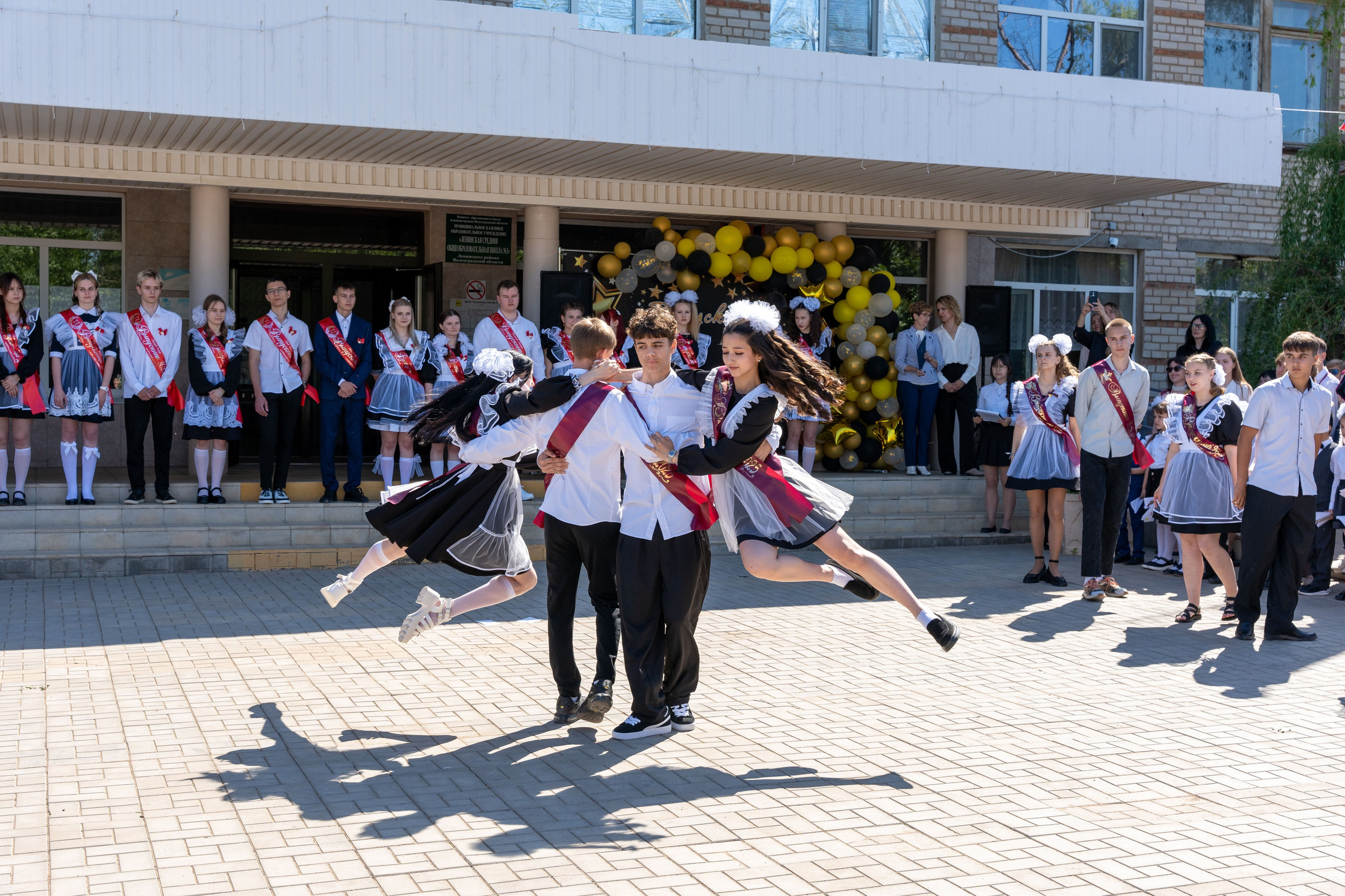 Прощай, школа, здравствуй, мир! Последний звонок и выпускной 9 А» класса. Фотограф |Ленинск, Волжский, Волгоград| Наталья Савилова