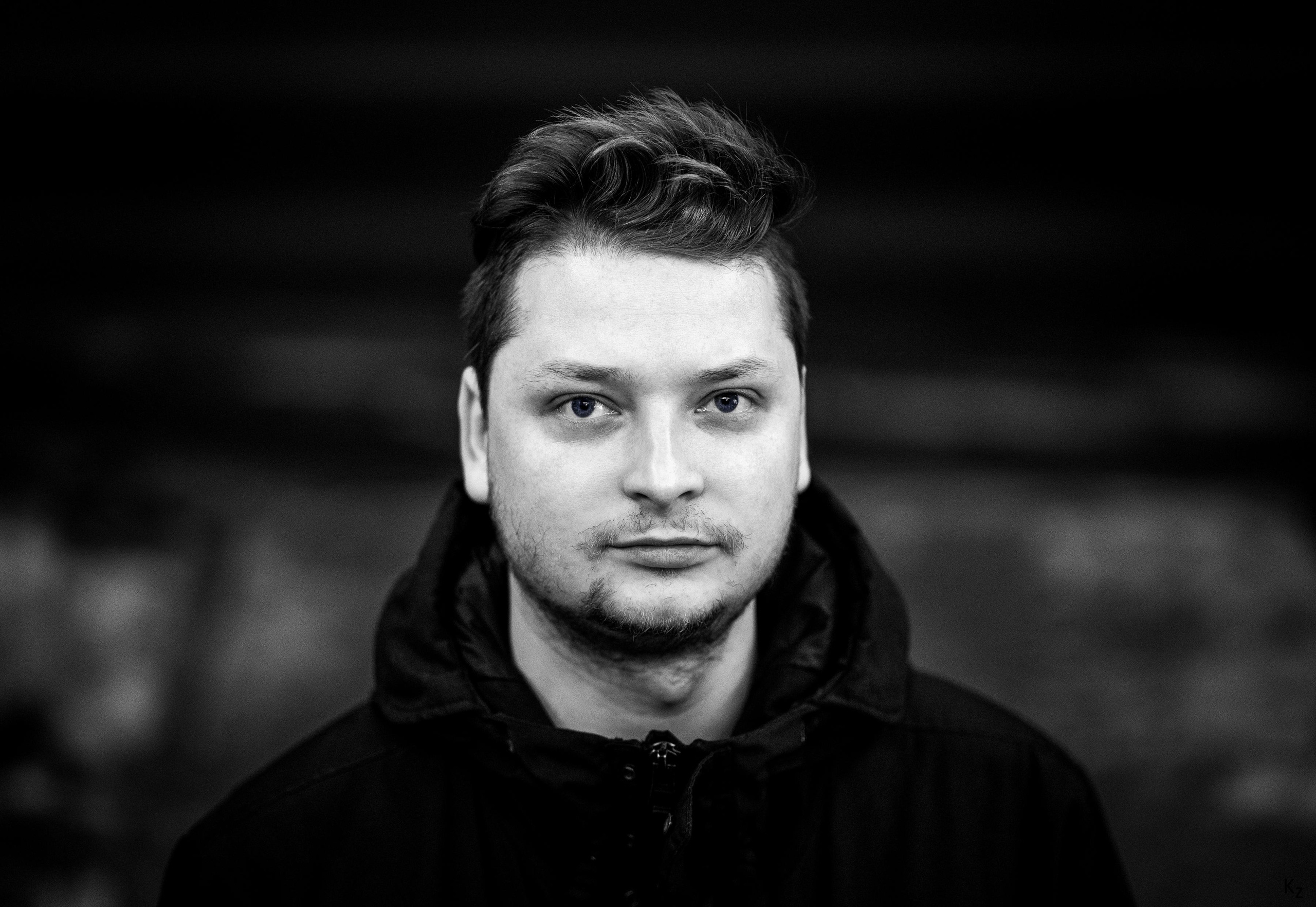 Меня снимаешь?. Oleg Kozachok — Photographer with Protanopia | Portraits, Texture & Light