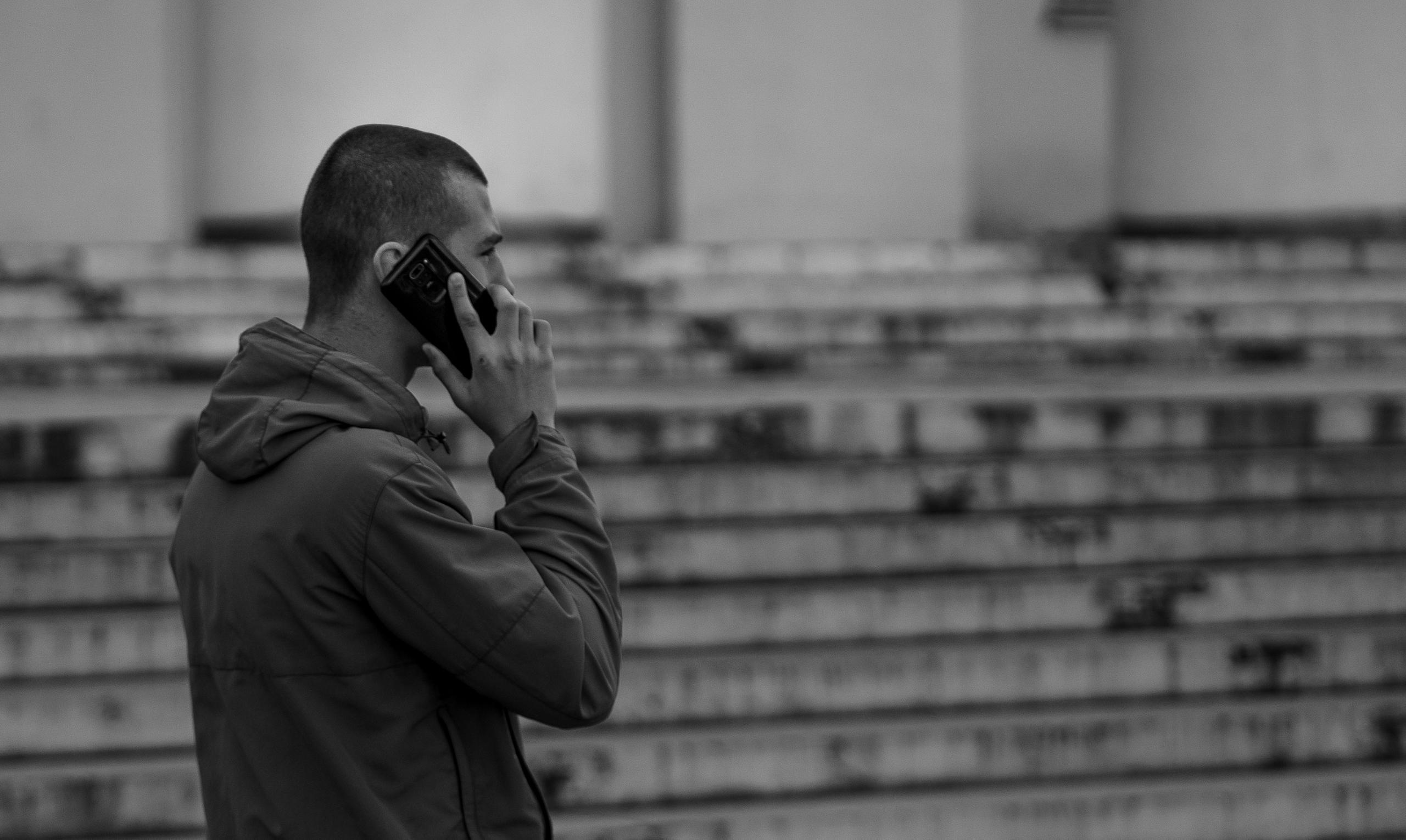 Меня снимаешь?. Oleg Kozachok — Photographer with Protanopia | Portraits, Texture & Light