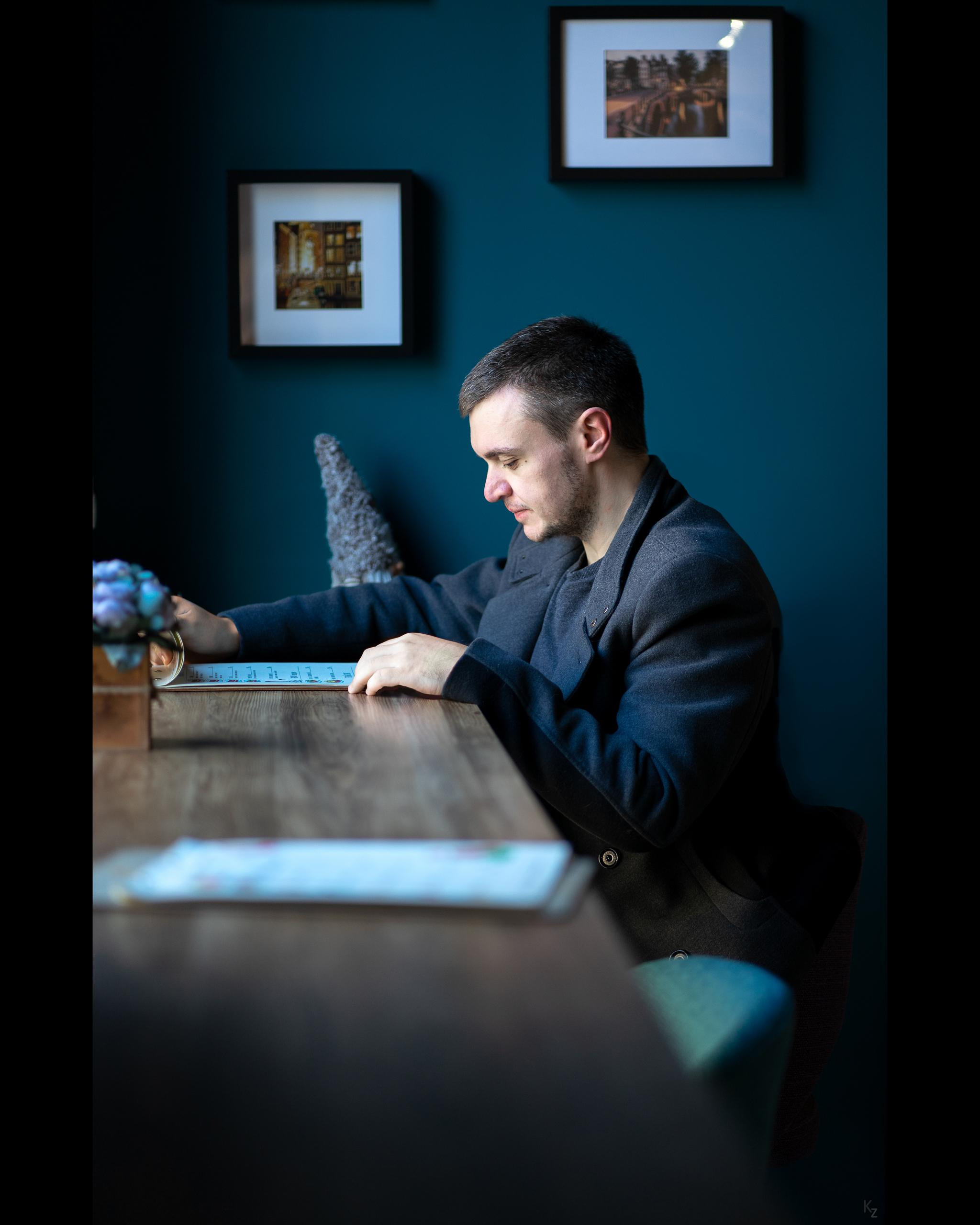 People. Oleg Kozachok — Photographer with Protanopia | Portraits, Texture & Light