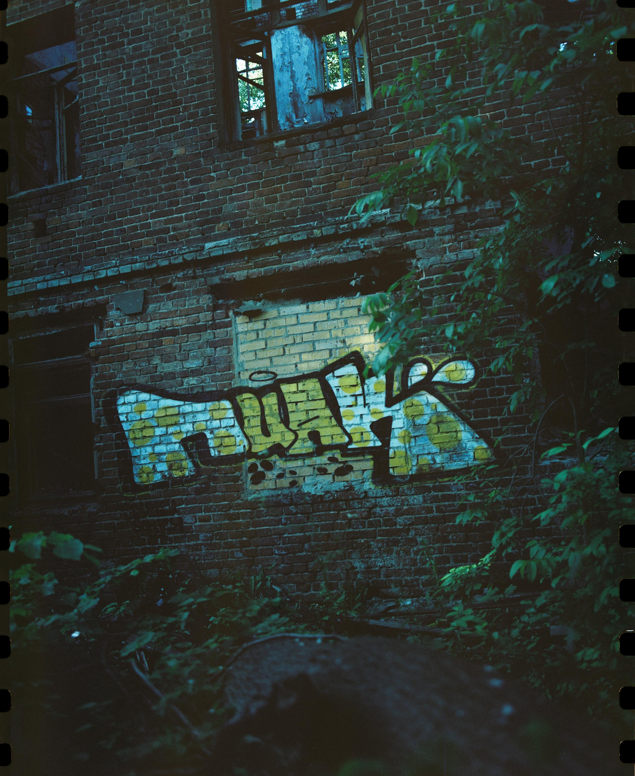 Пленка. Oleg Kozachok — Photographer with Protanopia | Portraits, Texture & Light