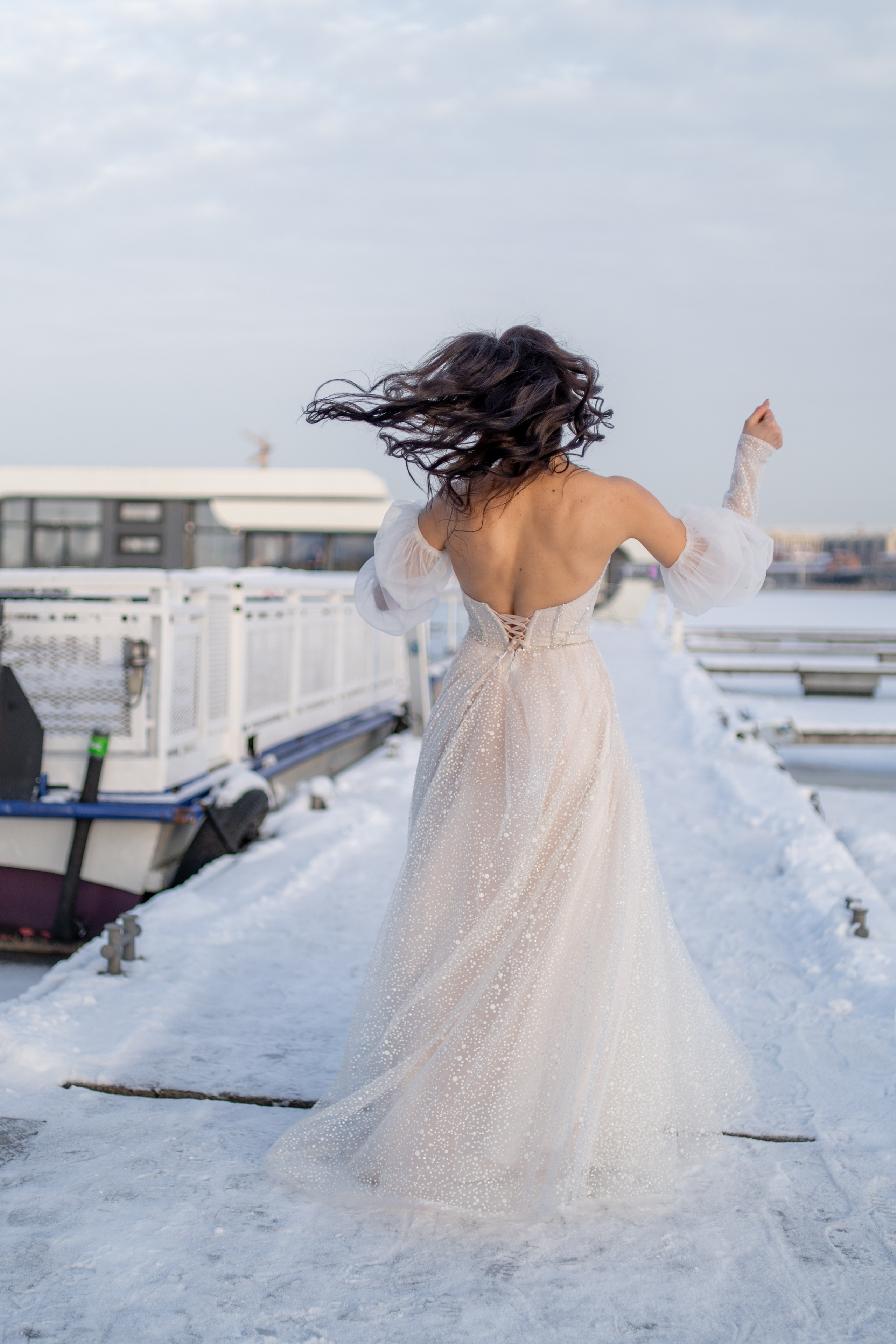 Свадебная съемка зимой в Санкт-Петербурге. Свадебный фотограф Александр Невский в Санкт-Петербурге