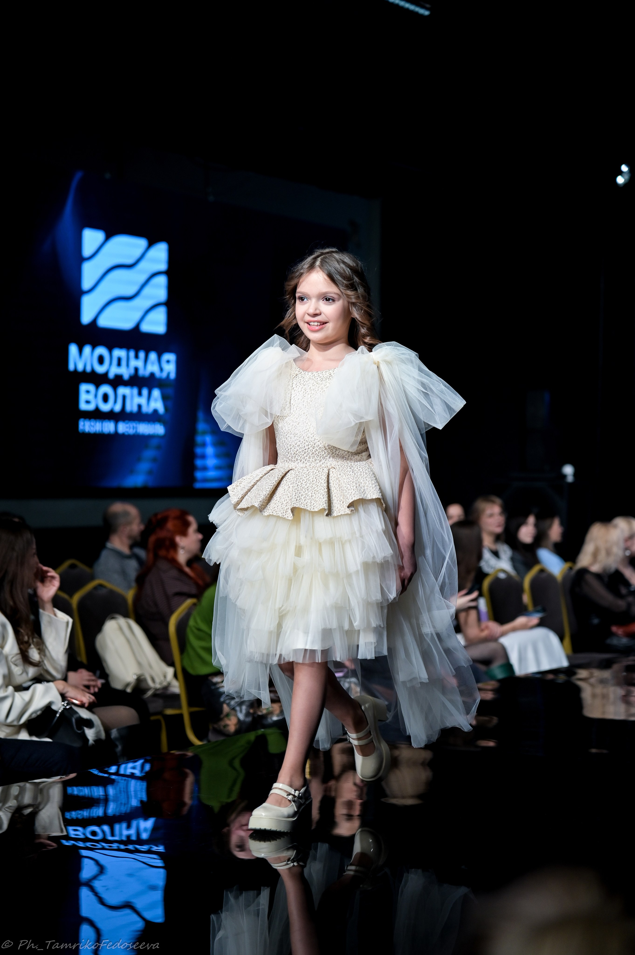 Модный показ «Модная Волна» 2026. Фотограф в Москве Тамрико Федосеева