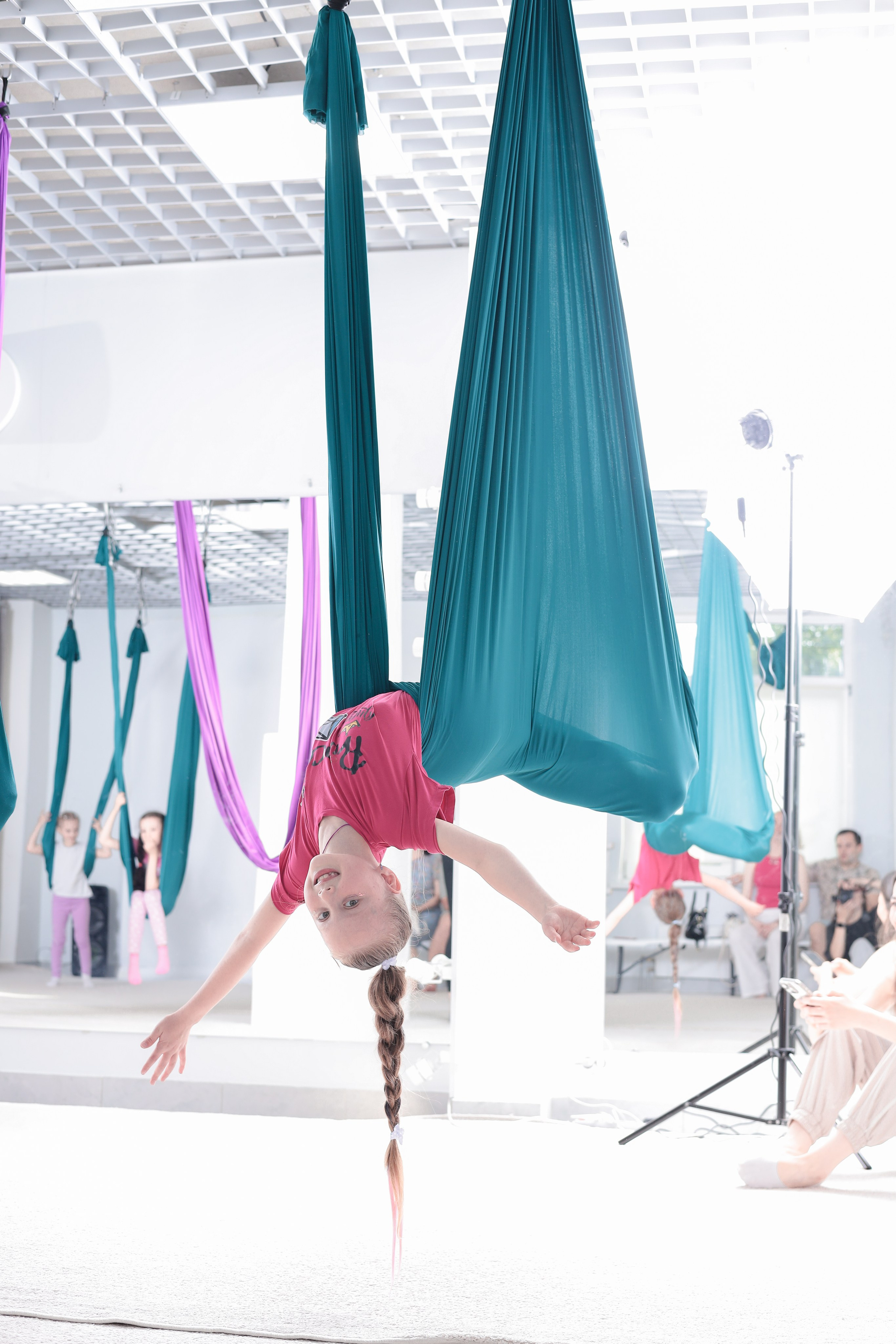 Детская аэройога. Фотограф Надршина Лилия