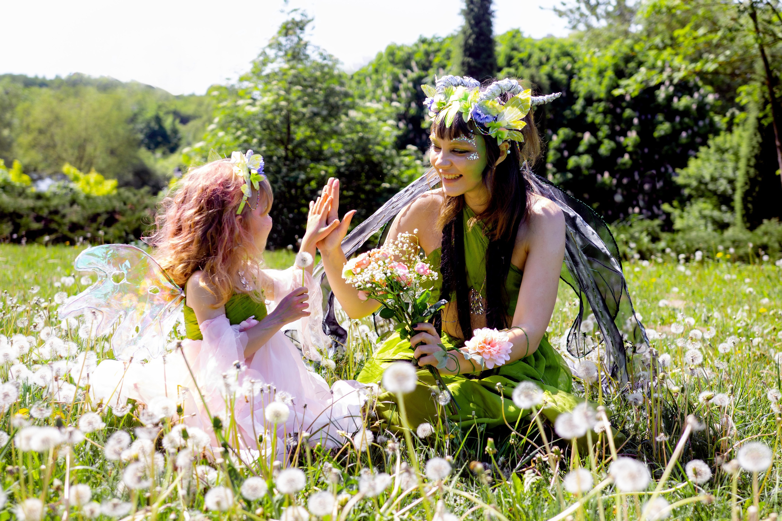 Семейная фотосессия фей в Лошицком парке