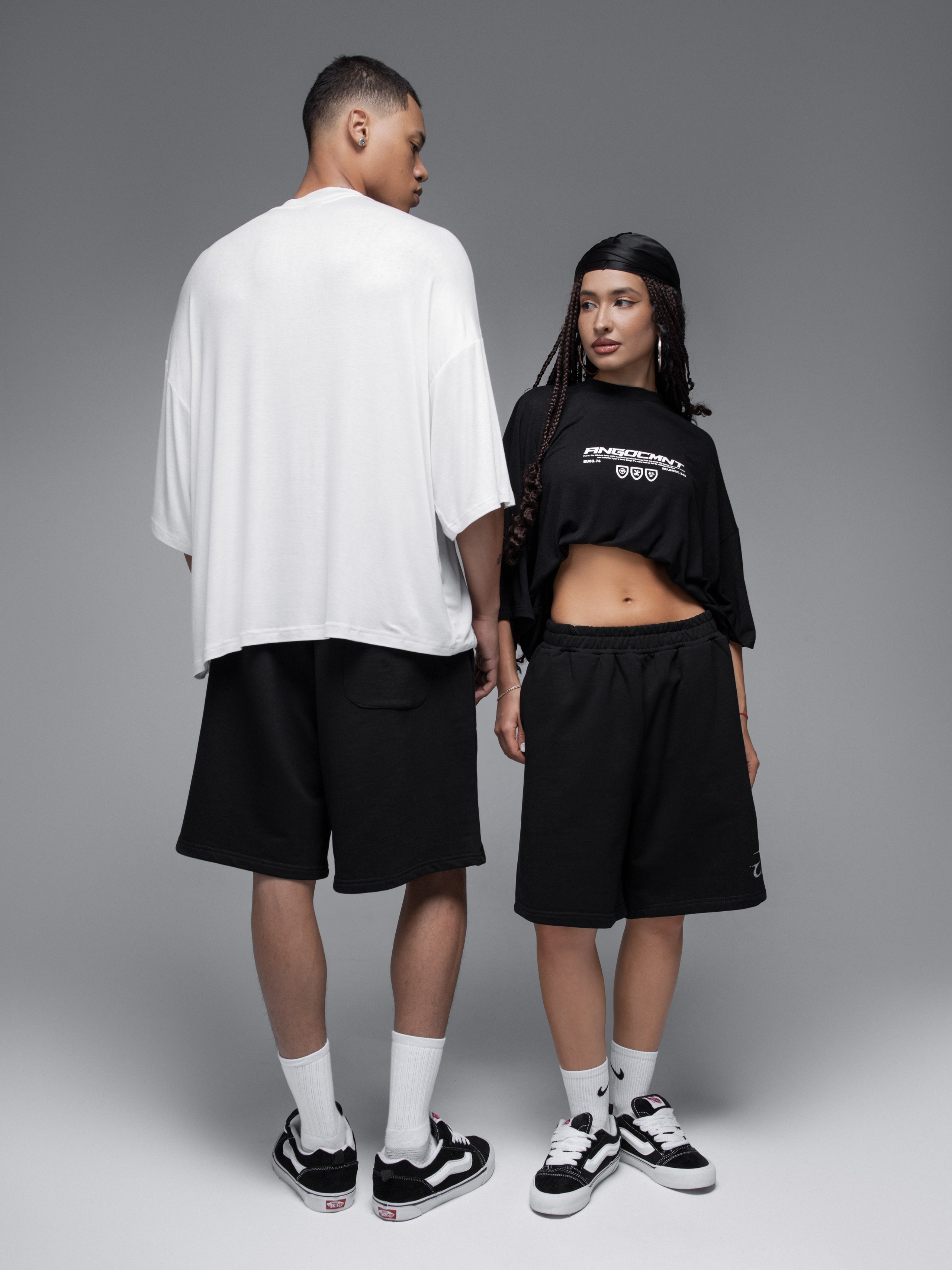 КАТАЛОГ | серый фон. RUNA production — стильные съемки для брендов