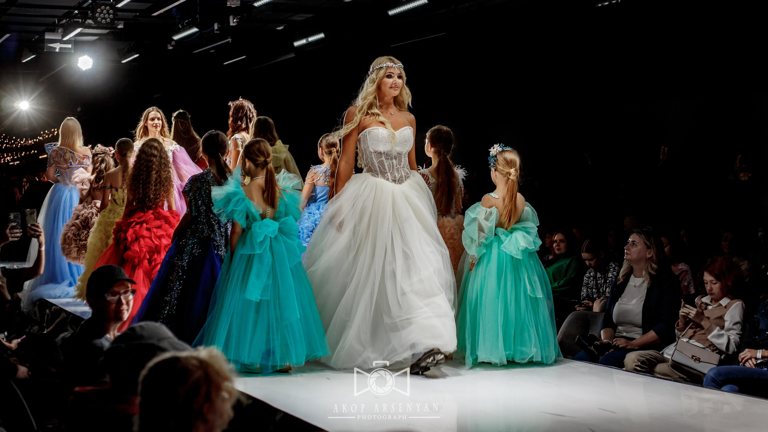 Moscow Fashion Show Осень 2022. Свадебный и Индивидуальный фотограф в Москве Акоп Арсенян