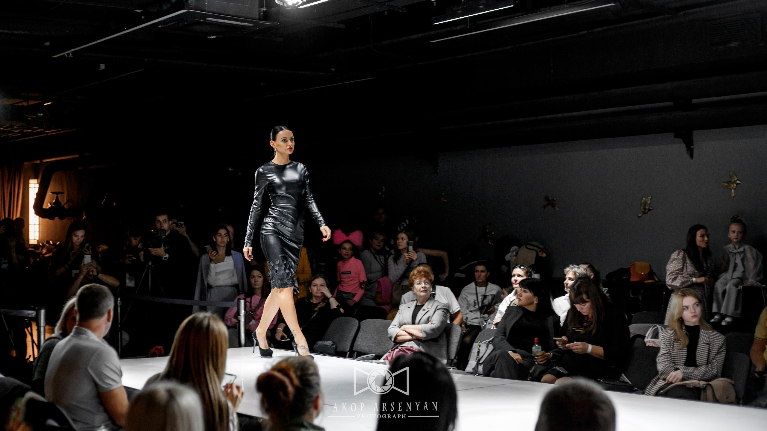 Moscow Fashion Show Осень 2022. Свадебный и Индивидуальный фотограф в Москве Акоп Арсенян