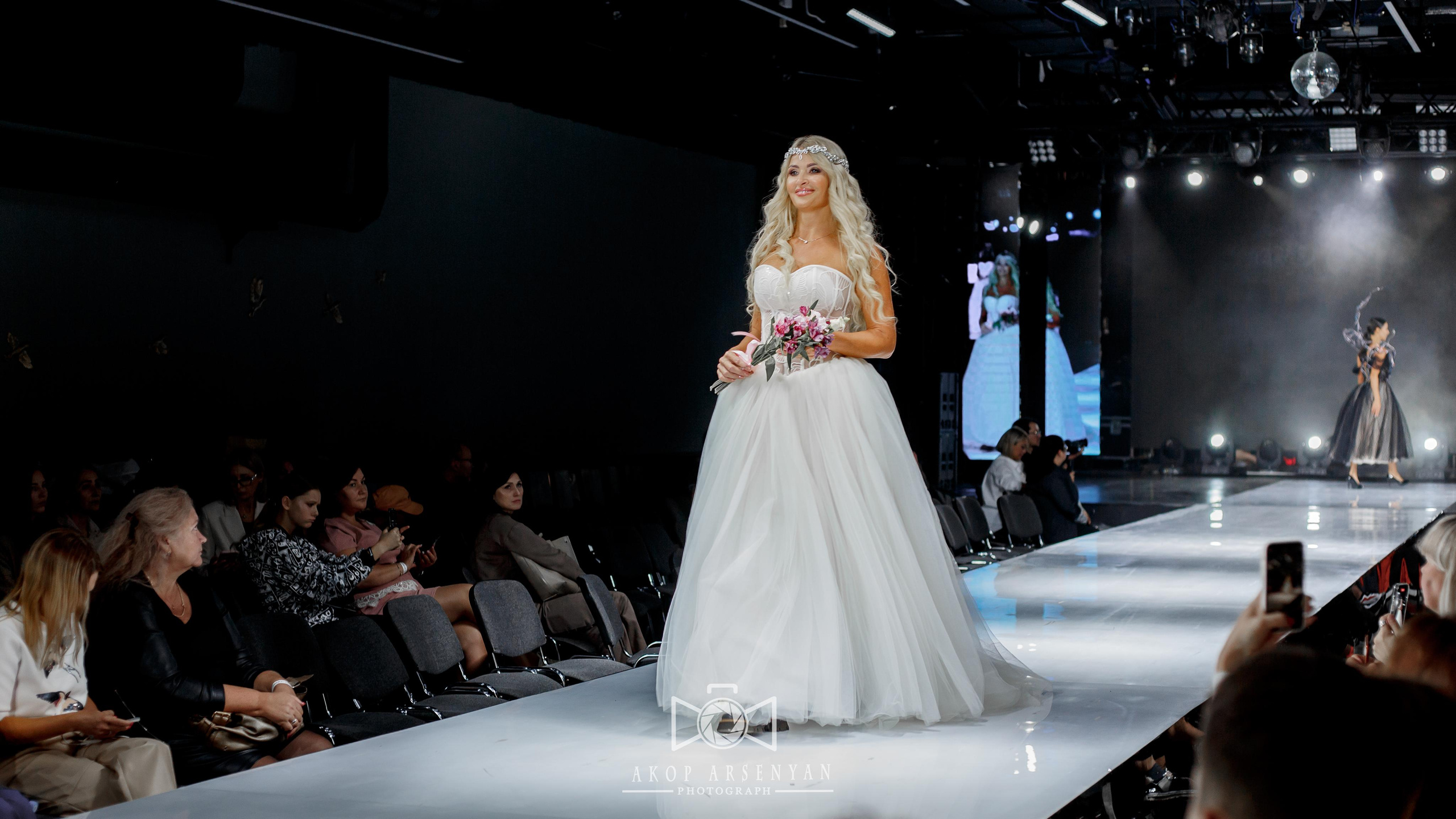 Moscow Fashion Show Осень 2022. Свадебный и Индивидуальный фотограф в Москве Акоп Арсенян