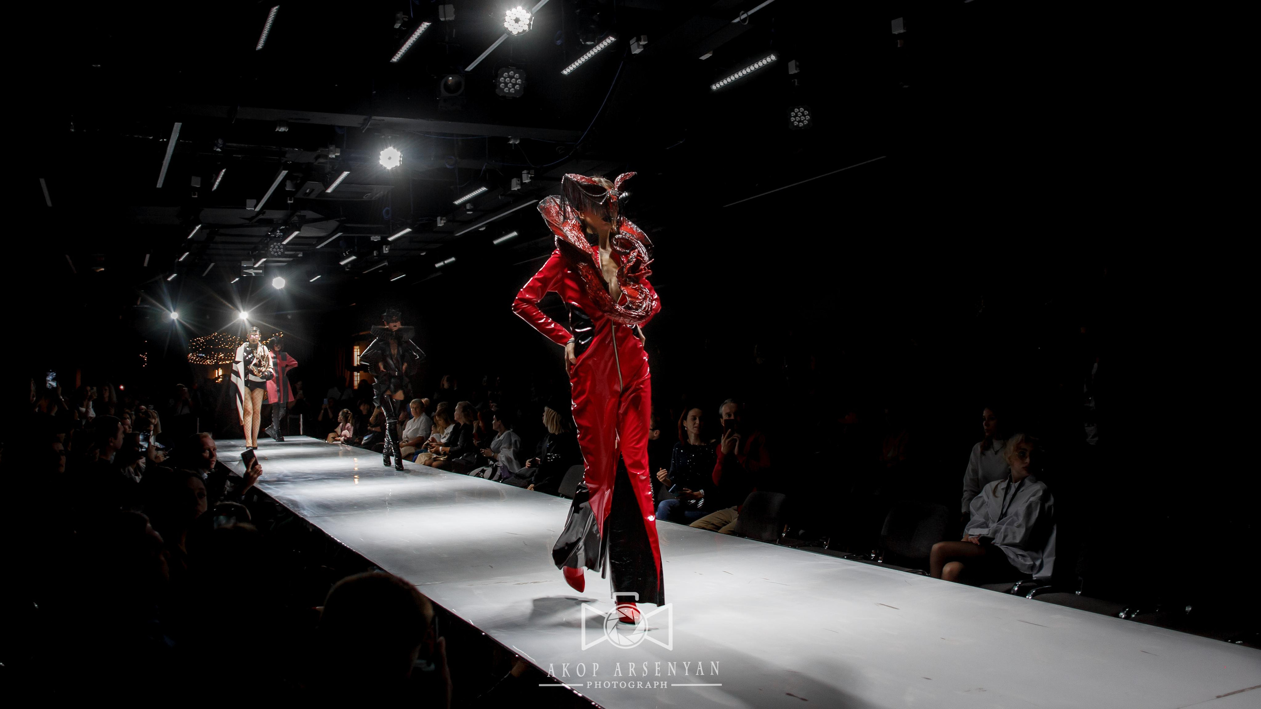 Moscow Fashion Show Осень 2022. Свадебный и Индивидуальный фотограф в Москве Акоп Арсенян