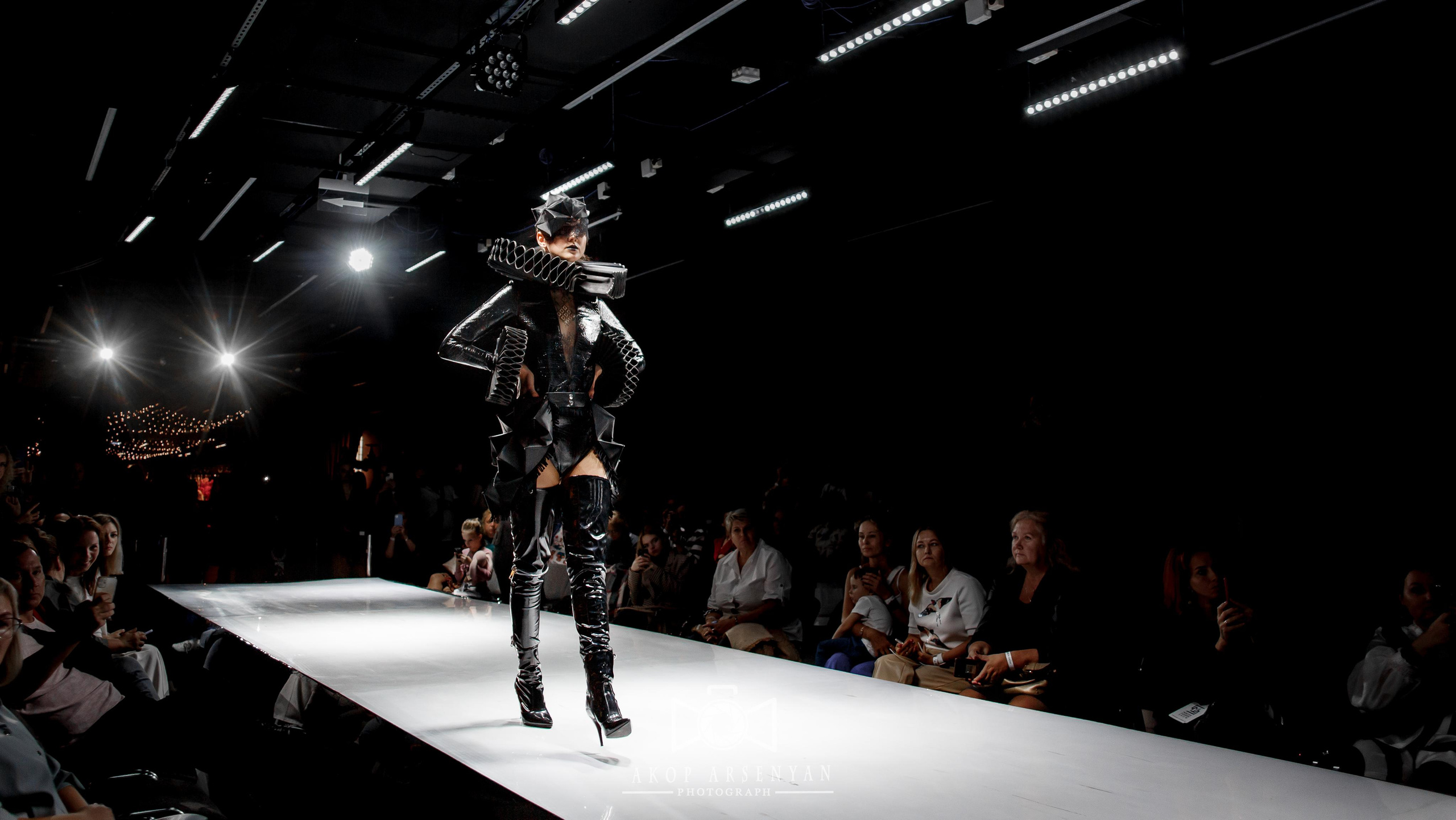 Moscow Fashion Show Осень 2022. Свадебный и Индивидуальный фотограф в Москве Акоп Арсенян