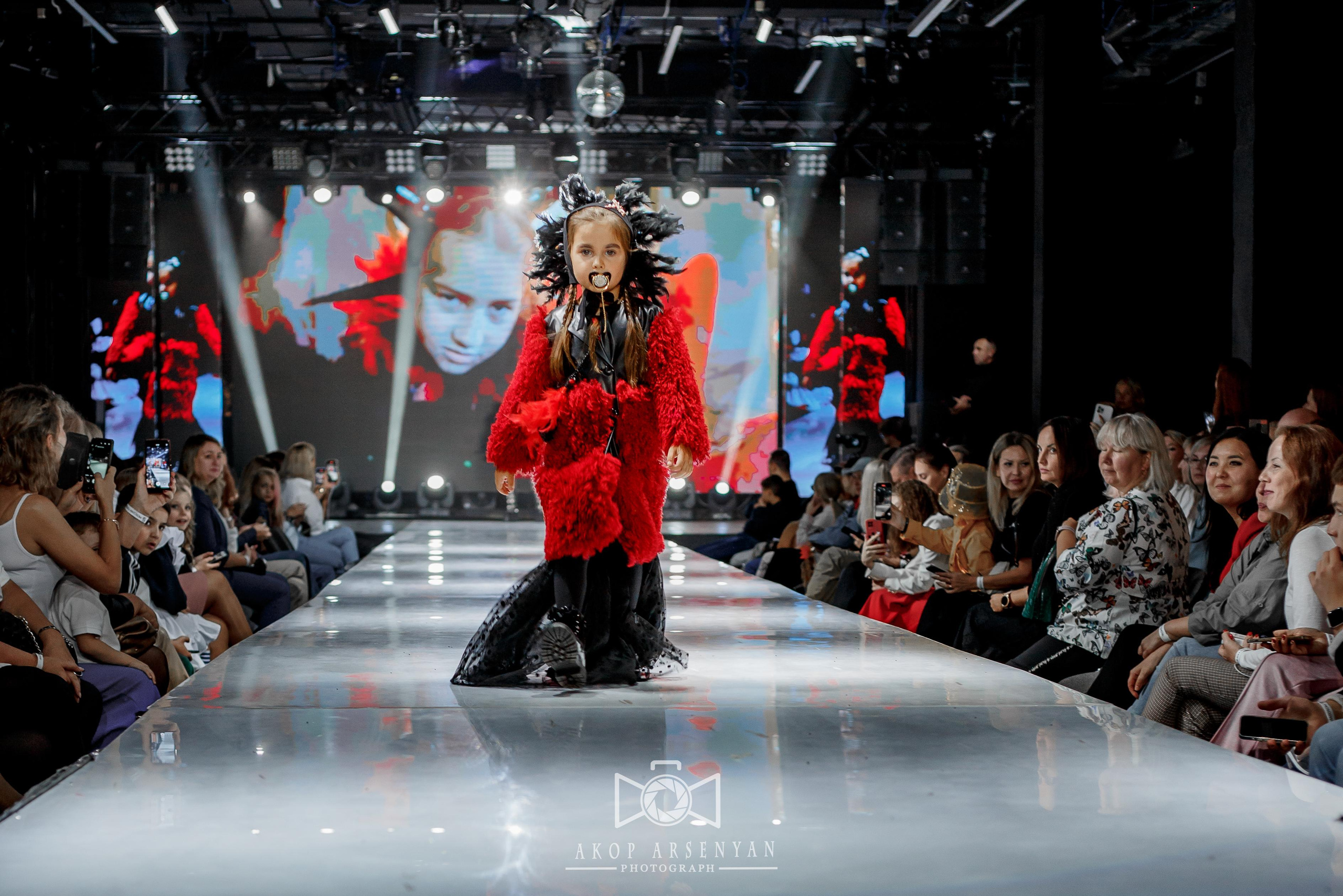 Moscow Fashion Show Осень 2022. Свадебный и Индивидуальный фотограф в Москве Акоп Арсенян