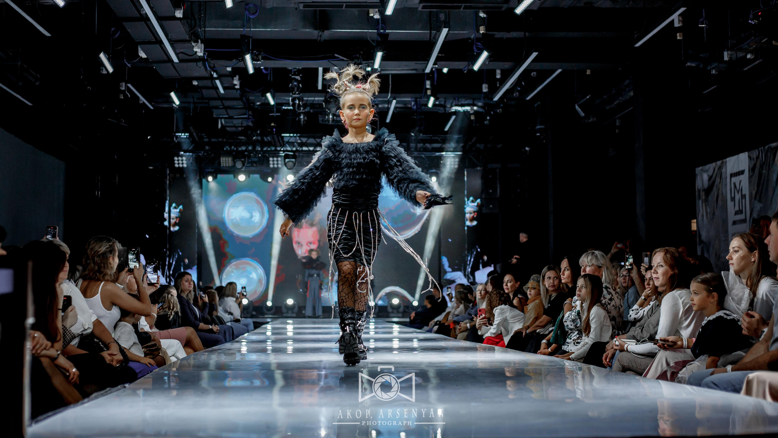 Moscow Fashion Show Осень 2022. Свадебный и Индивидуальный фотограф в Москве Акоп Арсенян