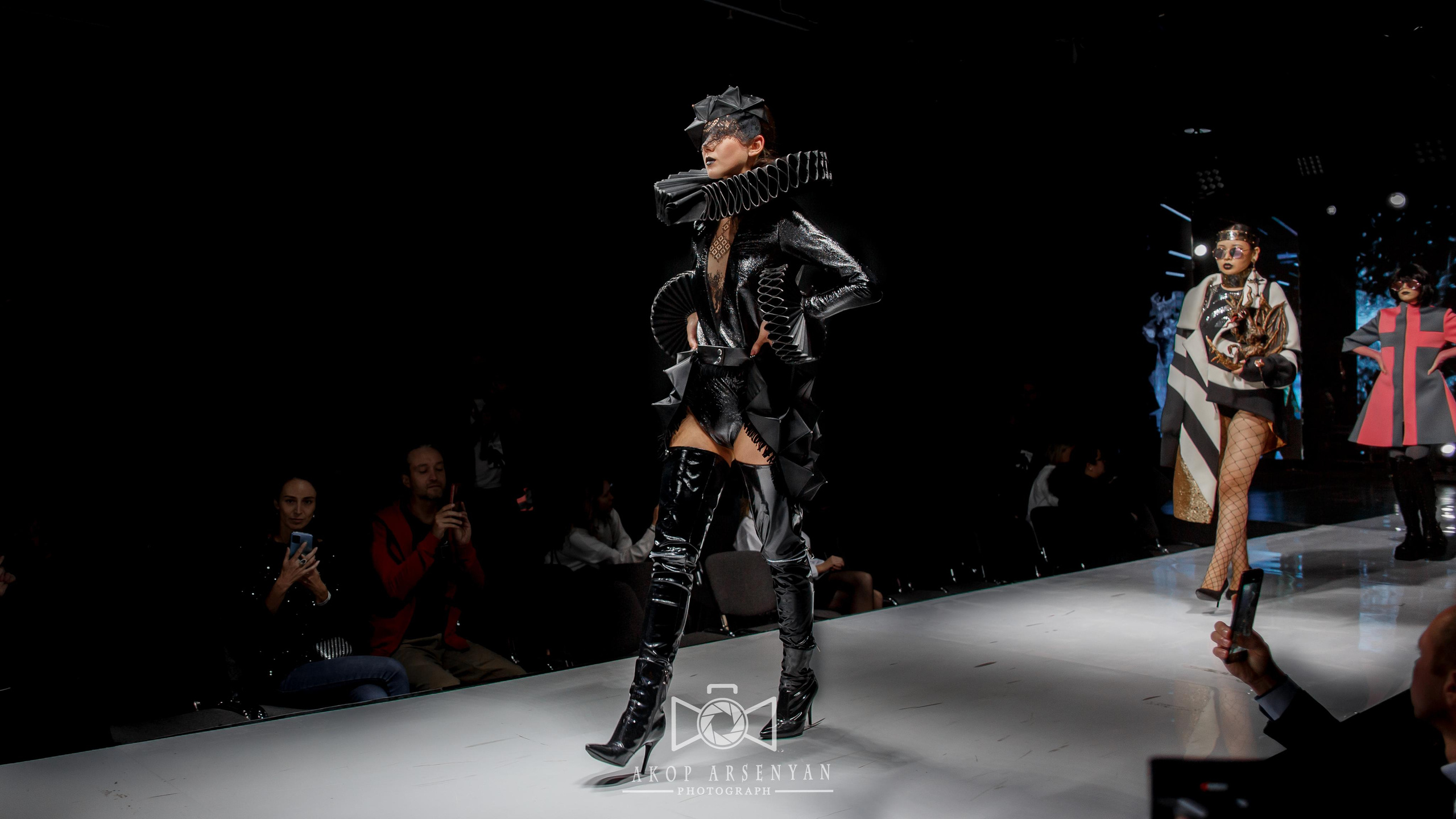 Moscow Fashion Show Осень 2022. Свадебный и Индивидуальный фотограф в Москве Акоп Арсенян