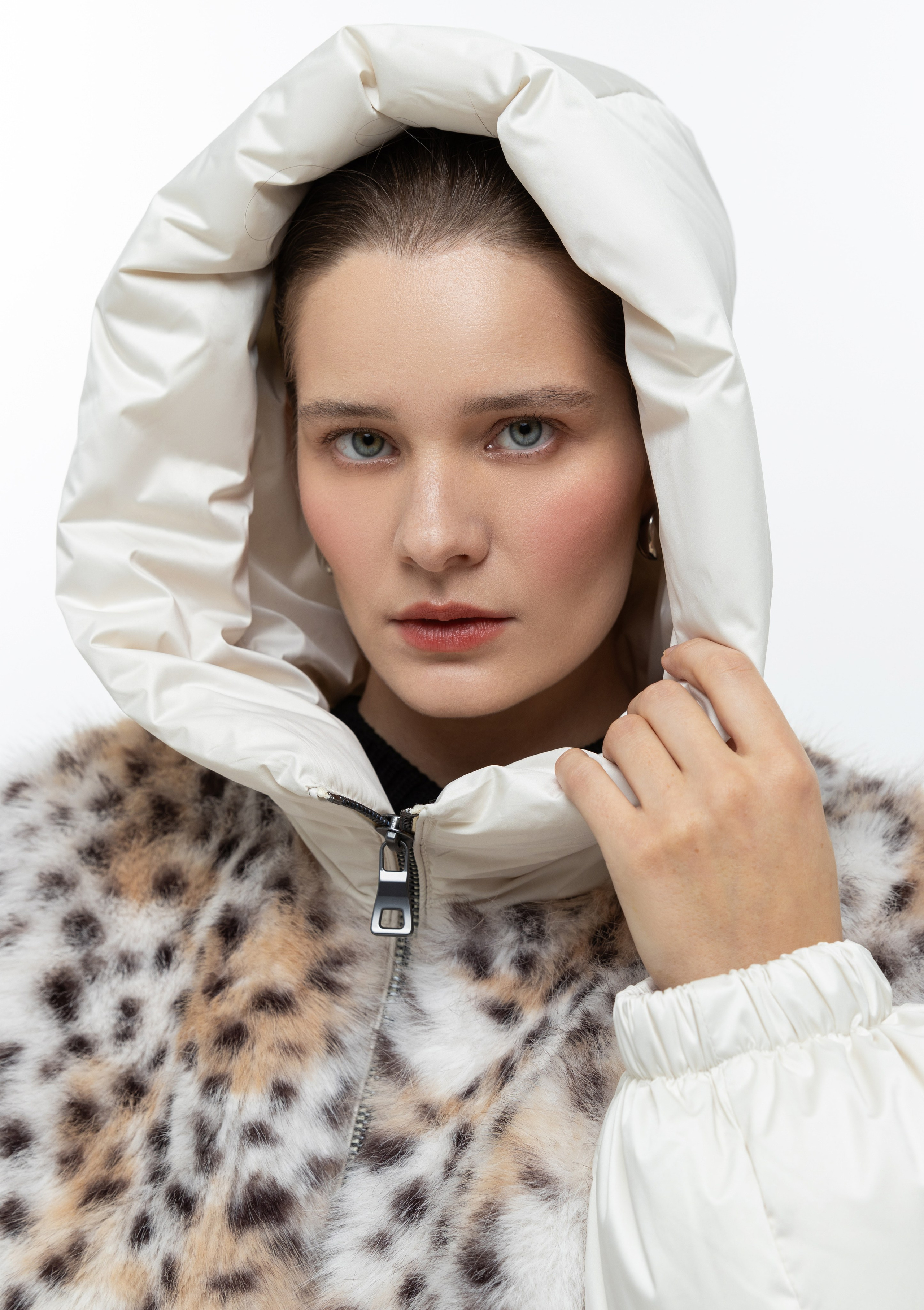 Каталог. Верхняя одежда + трикотаж бренда. 4ч,. Визажист для брендов, Фэшн продюсер Олеся Глушкова