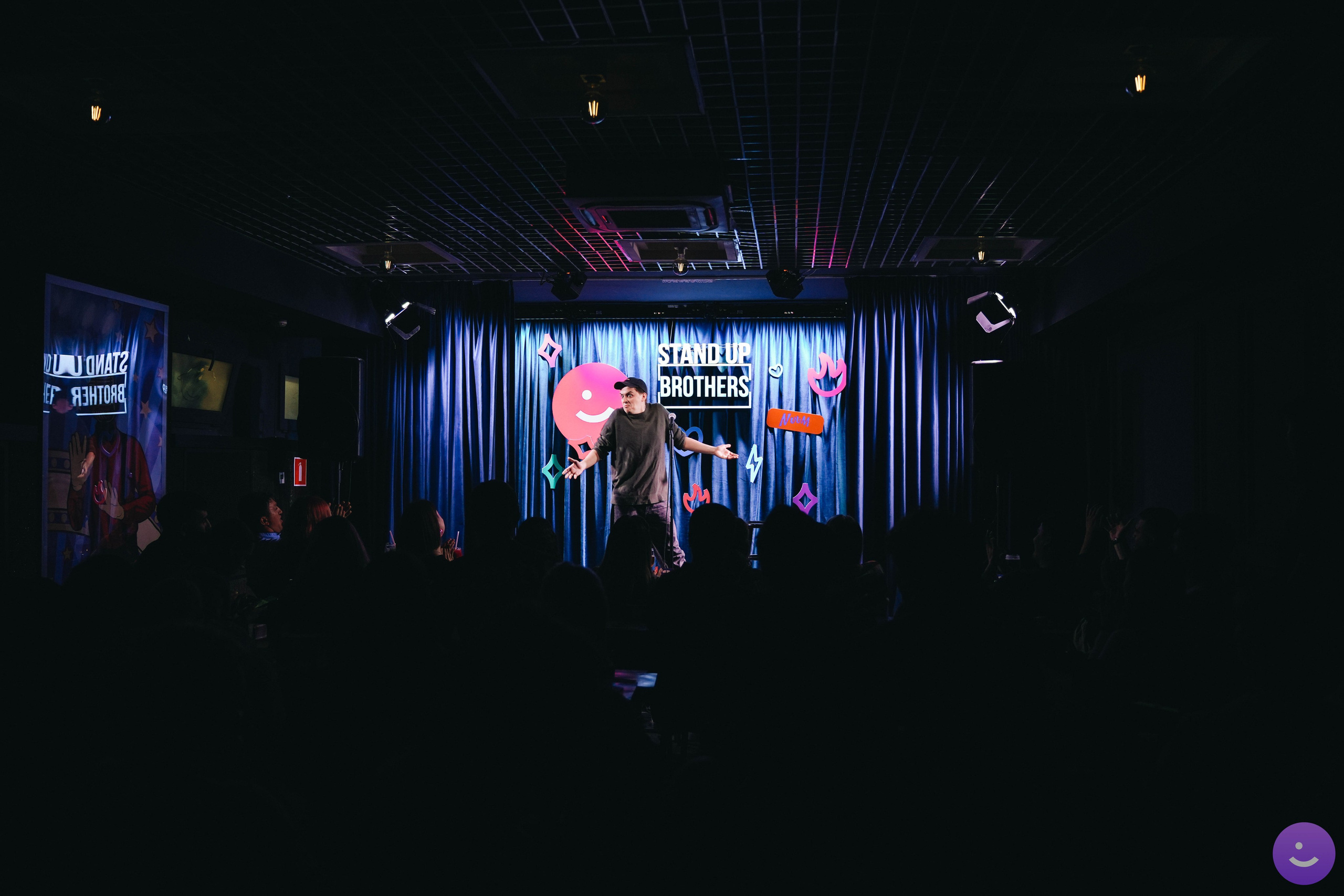 Комедийный жанр