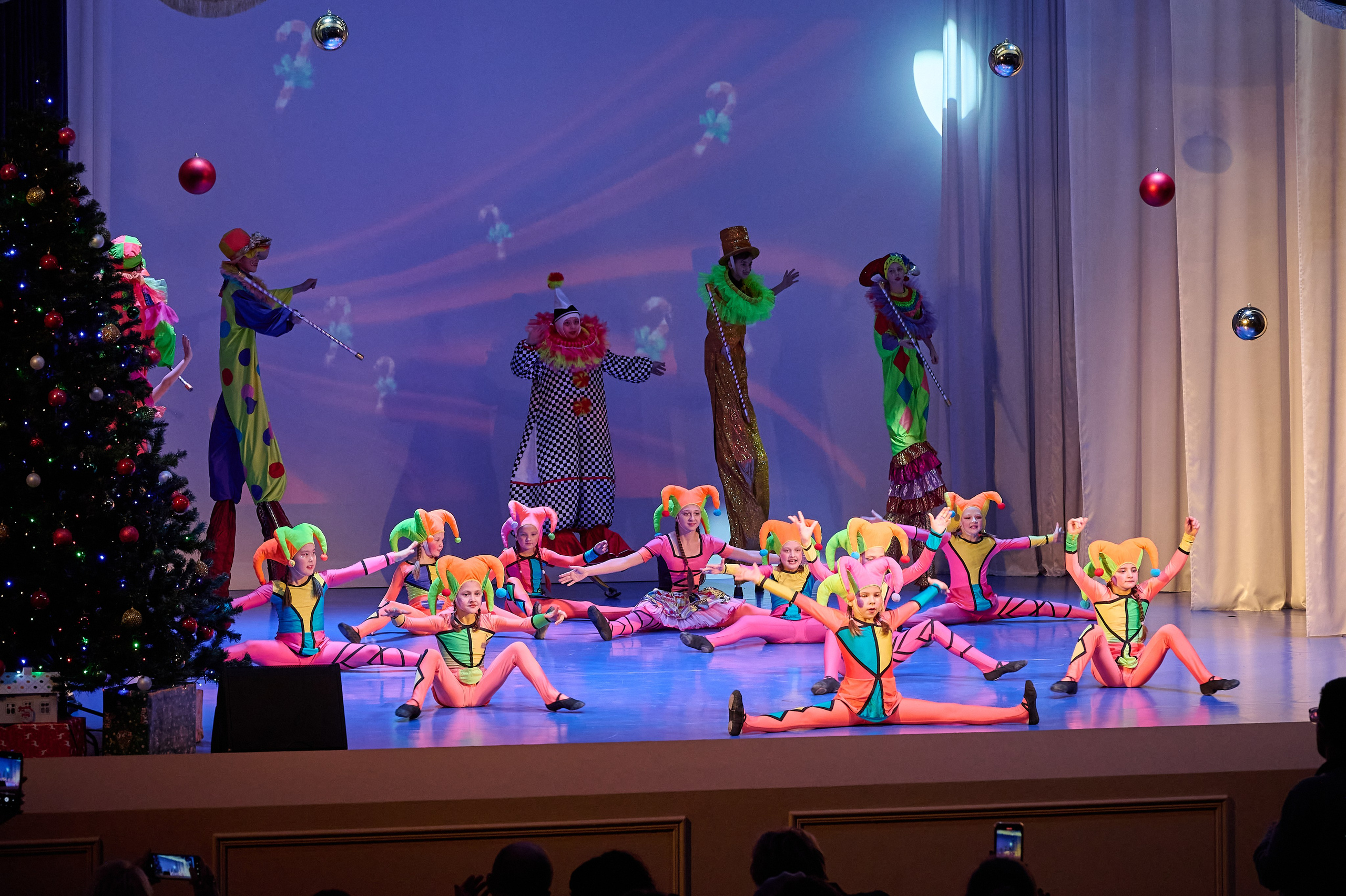 Концерт в ДК Марьина роща. Жизнь курорта Кабардинка в фотографиях