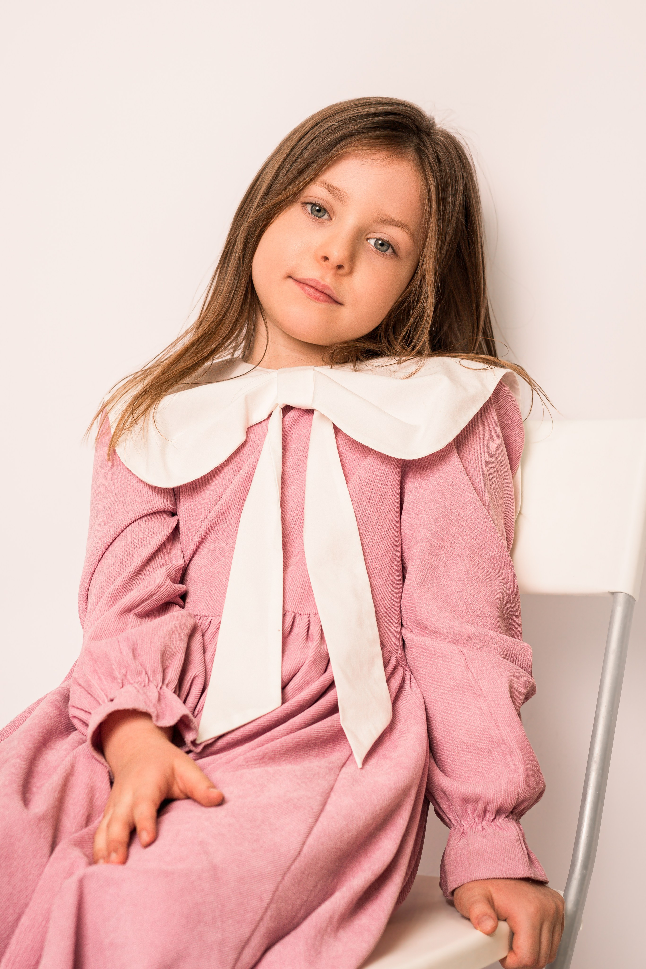 Детский сад, портреты белый фон. Фотограф Шунова Саша