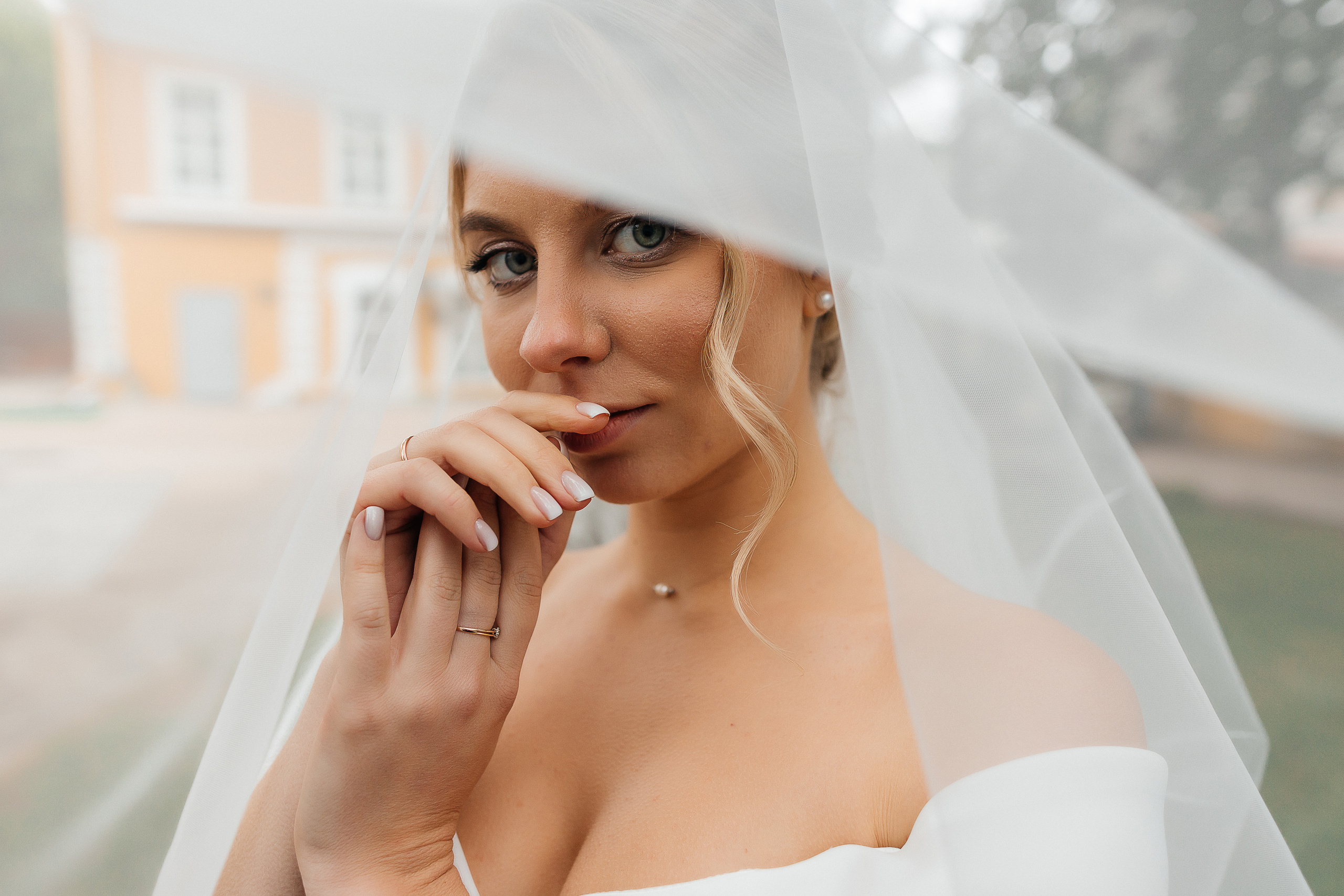 Элегантное утро невесты и незабываемый сюрприз на свадебном банкете. Олег Сверчков | Свадебный фотограф Вологда