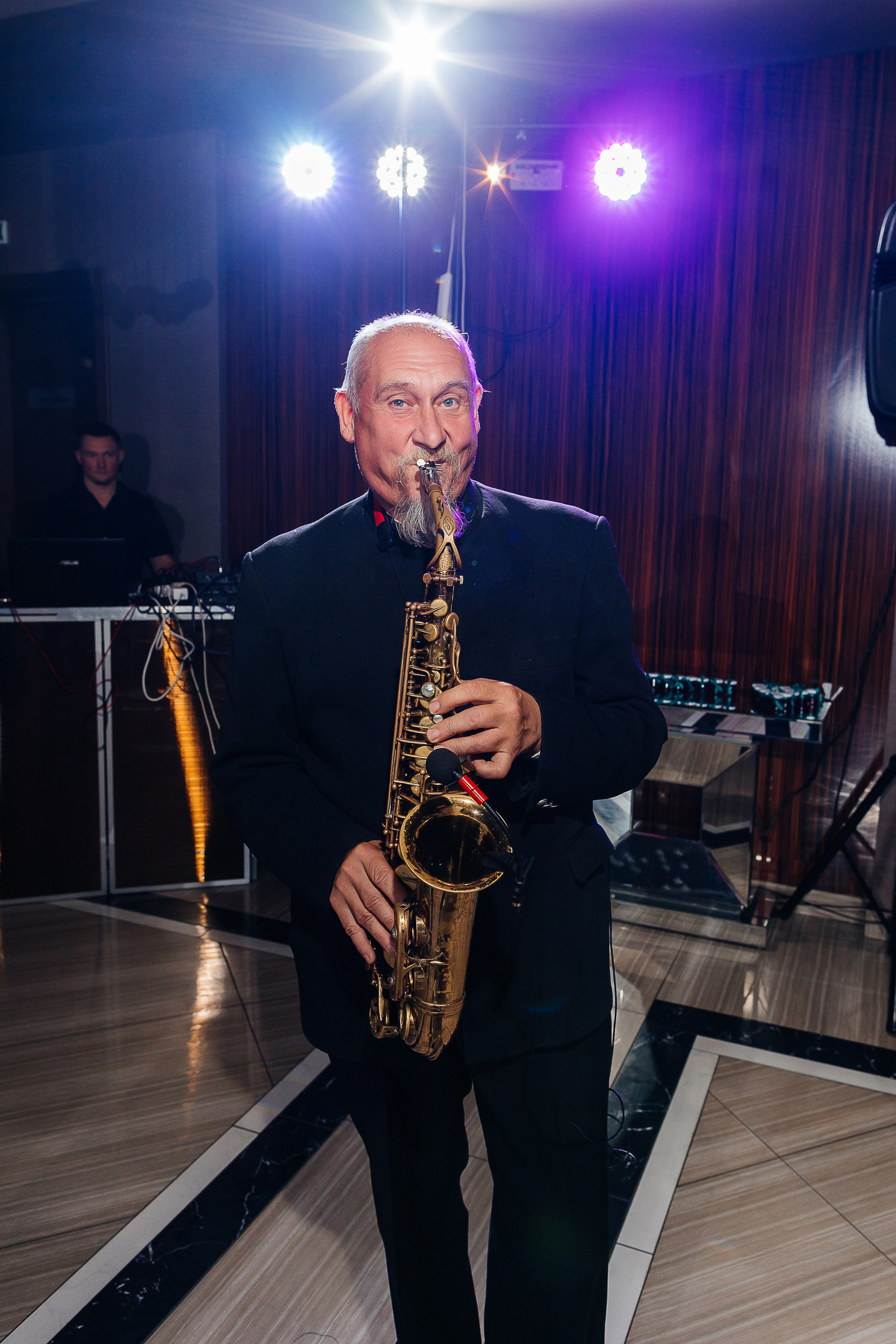 Элегантное утро невесты и незабываемый сюрприз на свадебном банкете. Олег Сверчков | Свадебный фотограф Вологда