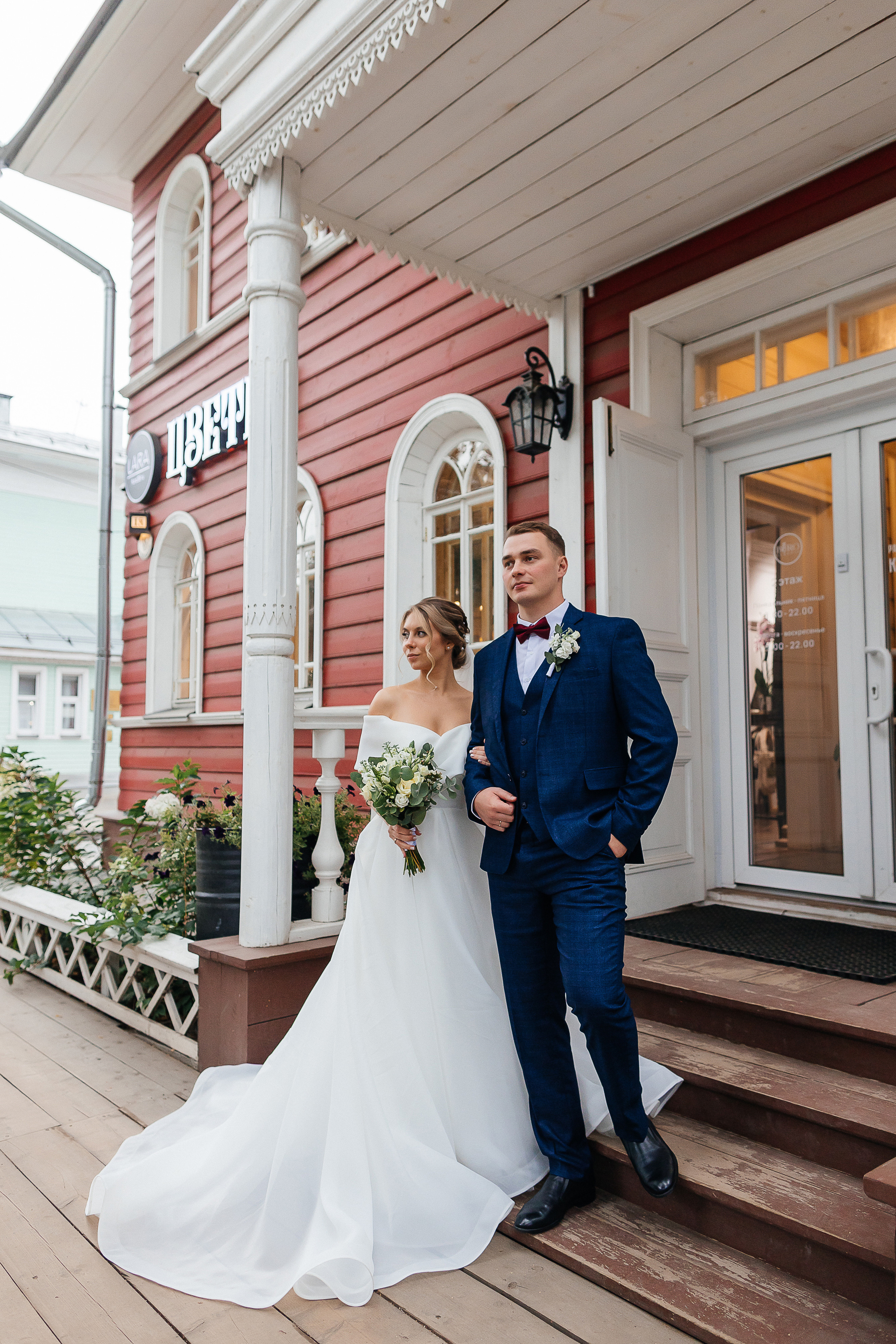 Элегантное утро невесты и незабываемый сюрприз на свадебном банкете. Олег Сверчков | Свадебный фотограф Вологда