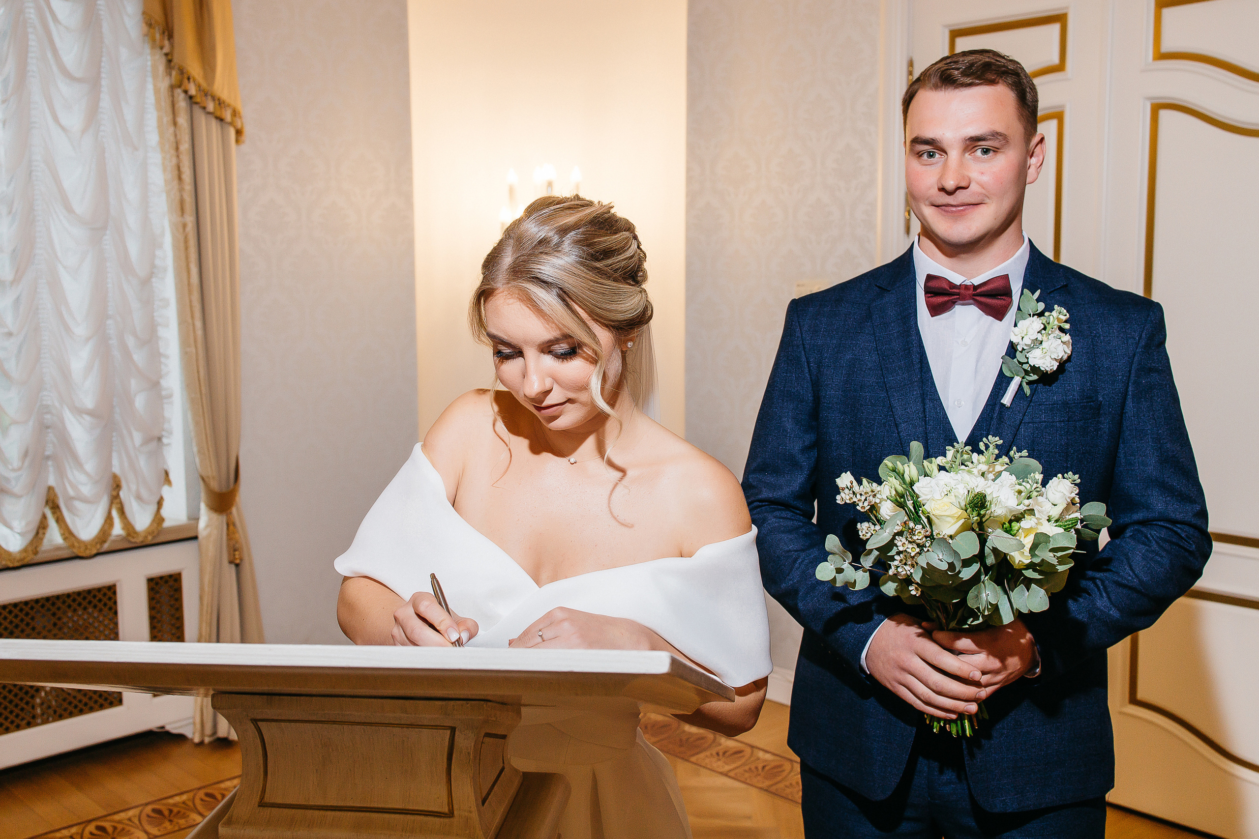 Элегантное утро невесты и незабываемый сюрприз на свадебном банкете. Олег Сверчков | Свадебный фотограф Вологда