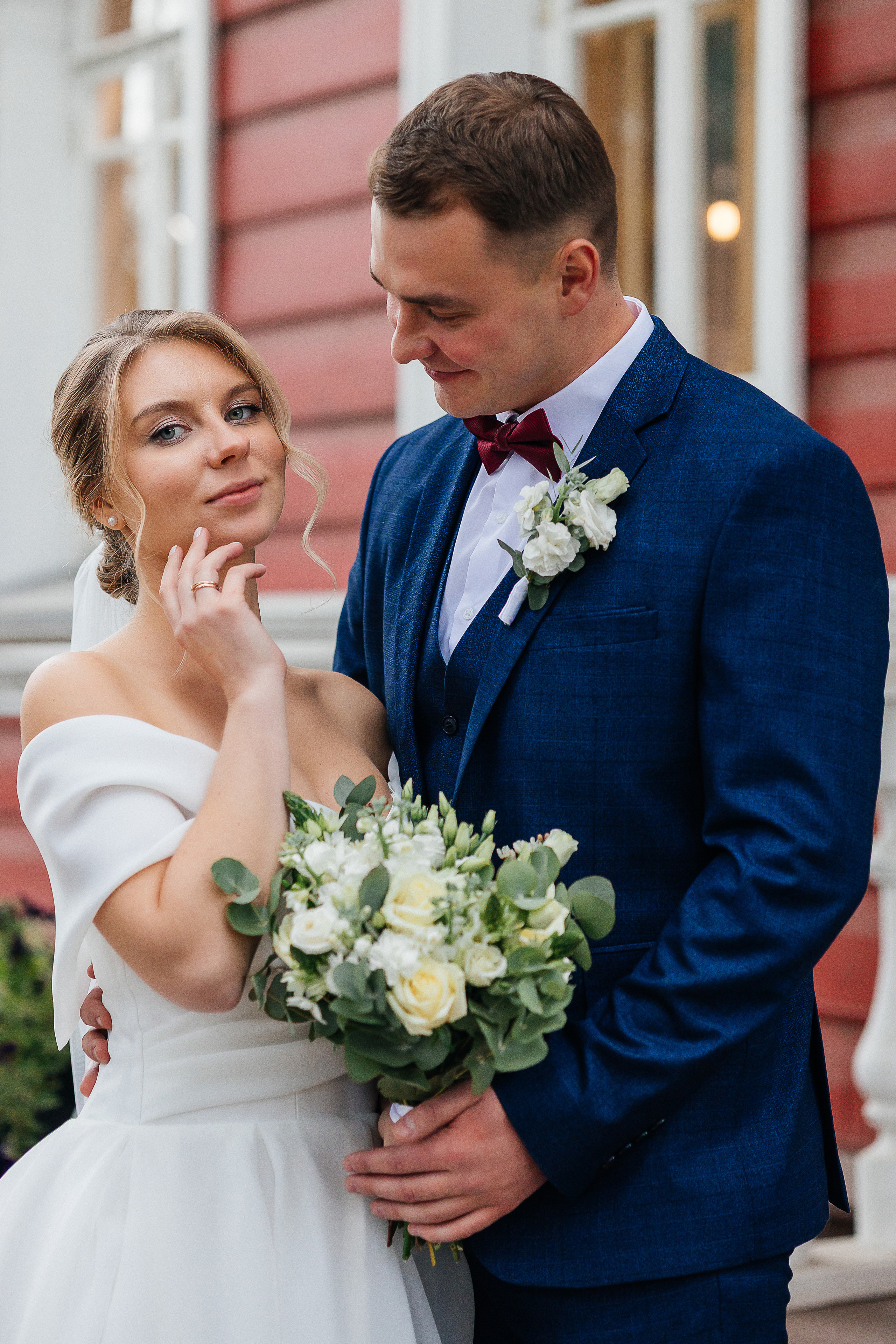 Элегантное утро невесты и незабываемый сюрприз на свадебном банкете. Олег Сверчков | Свадебный фотограф Вологда