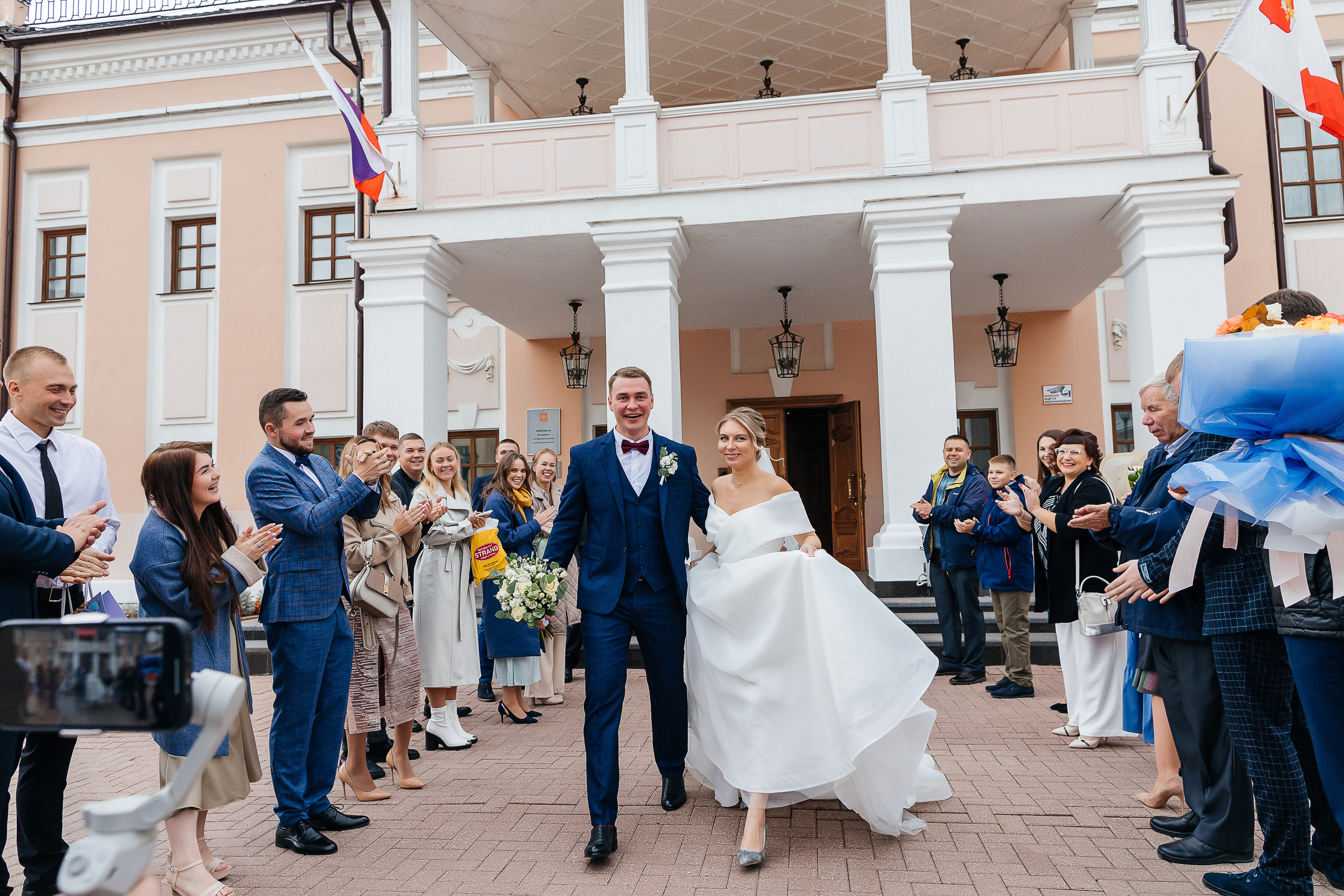 Элегантное утро невесты и незабываемый сюрприз на свадебном банкете. Олег Сверчков | Свадебный фотограф Вологда