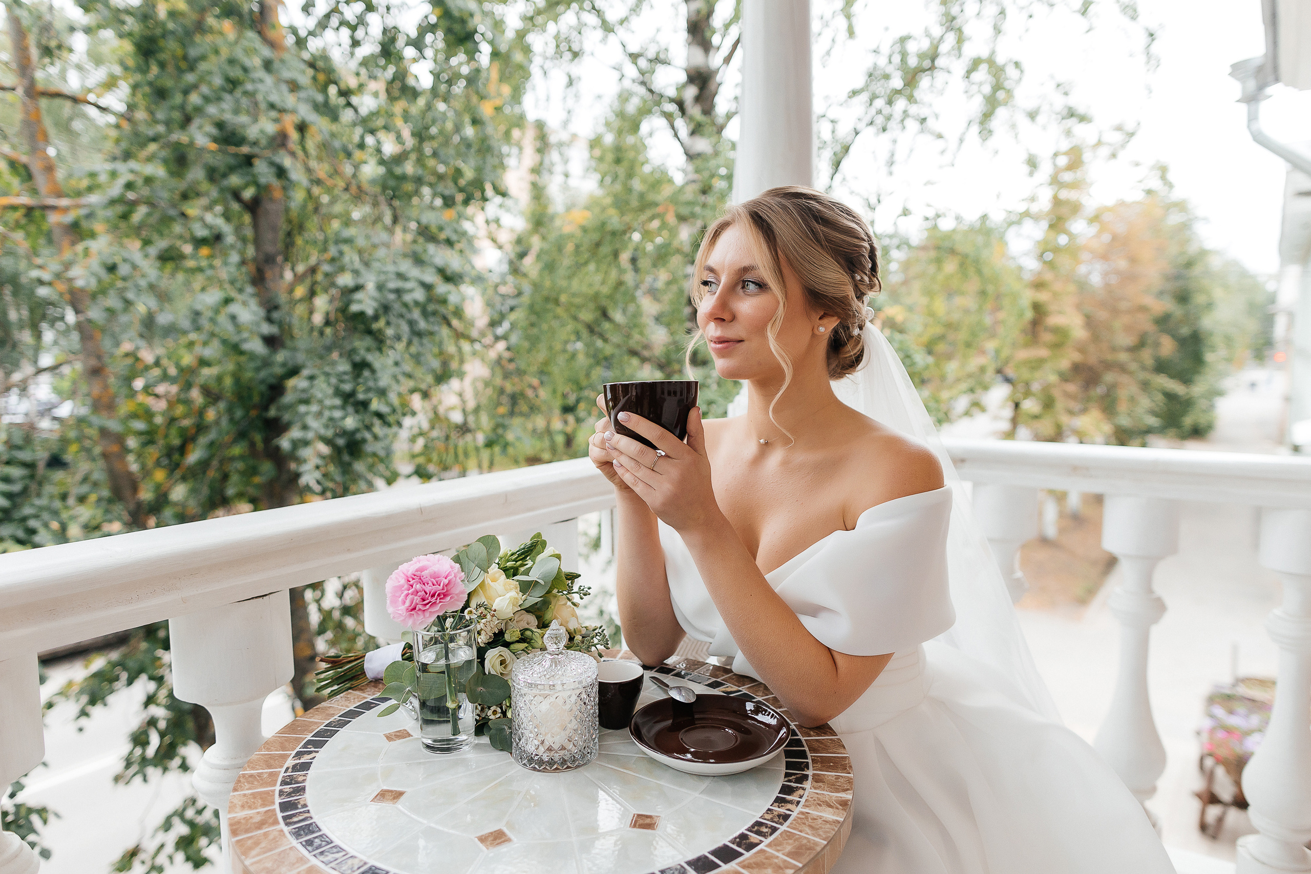 Элегантное утро невесты и незабываемый сюрприз на свадебном банкете. Олег Сверчков | Свадебный фотограф Вологда