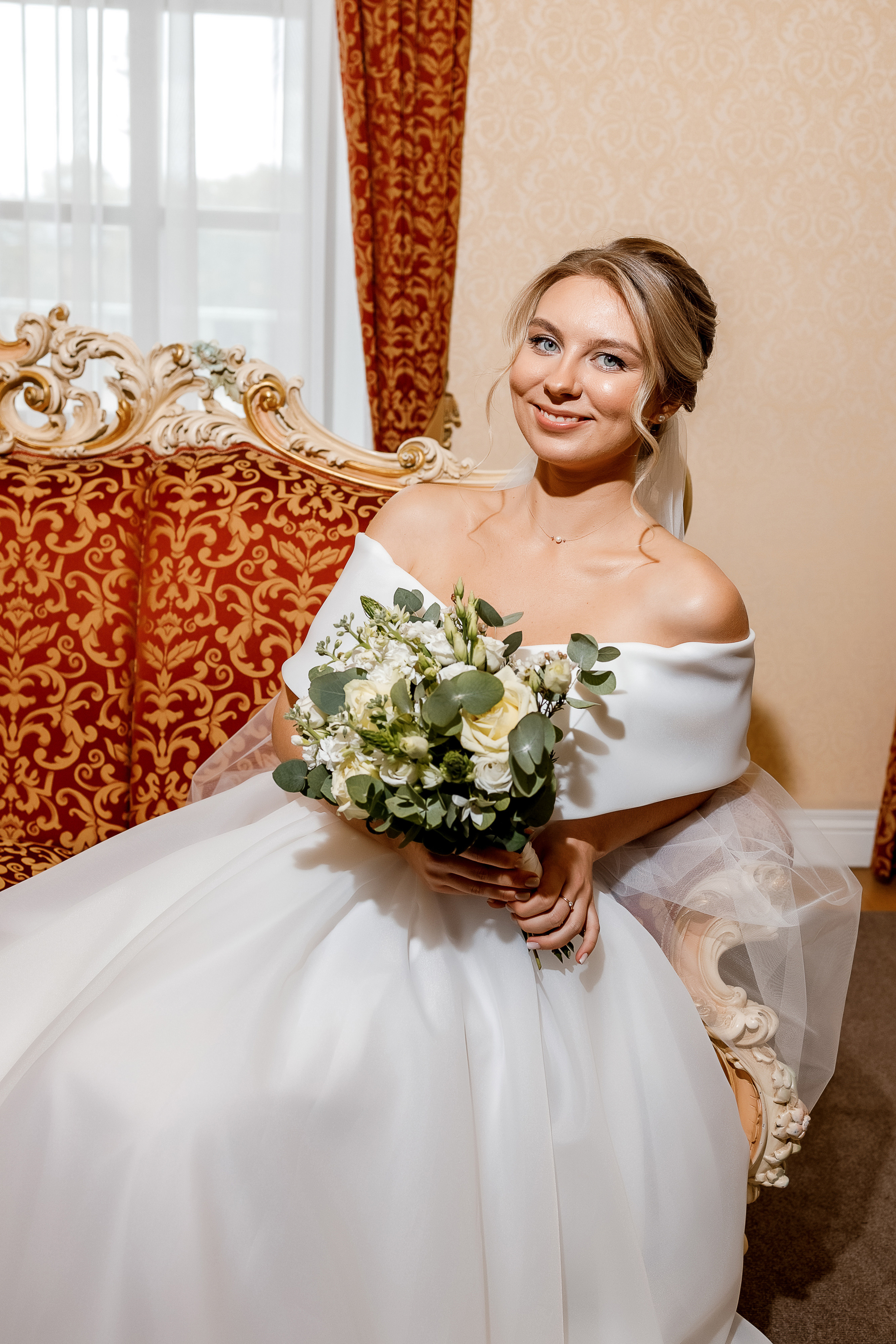 Элегантное утро невесты и незабываемый сюрприз на свадебном банкете. Олег Сверчков | Свадебный фотограф Вологда