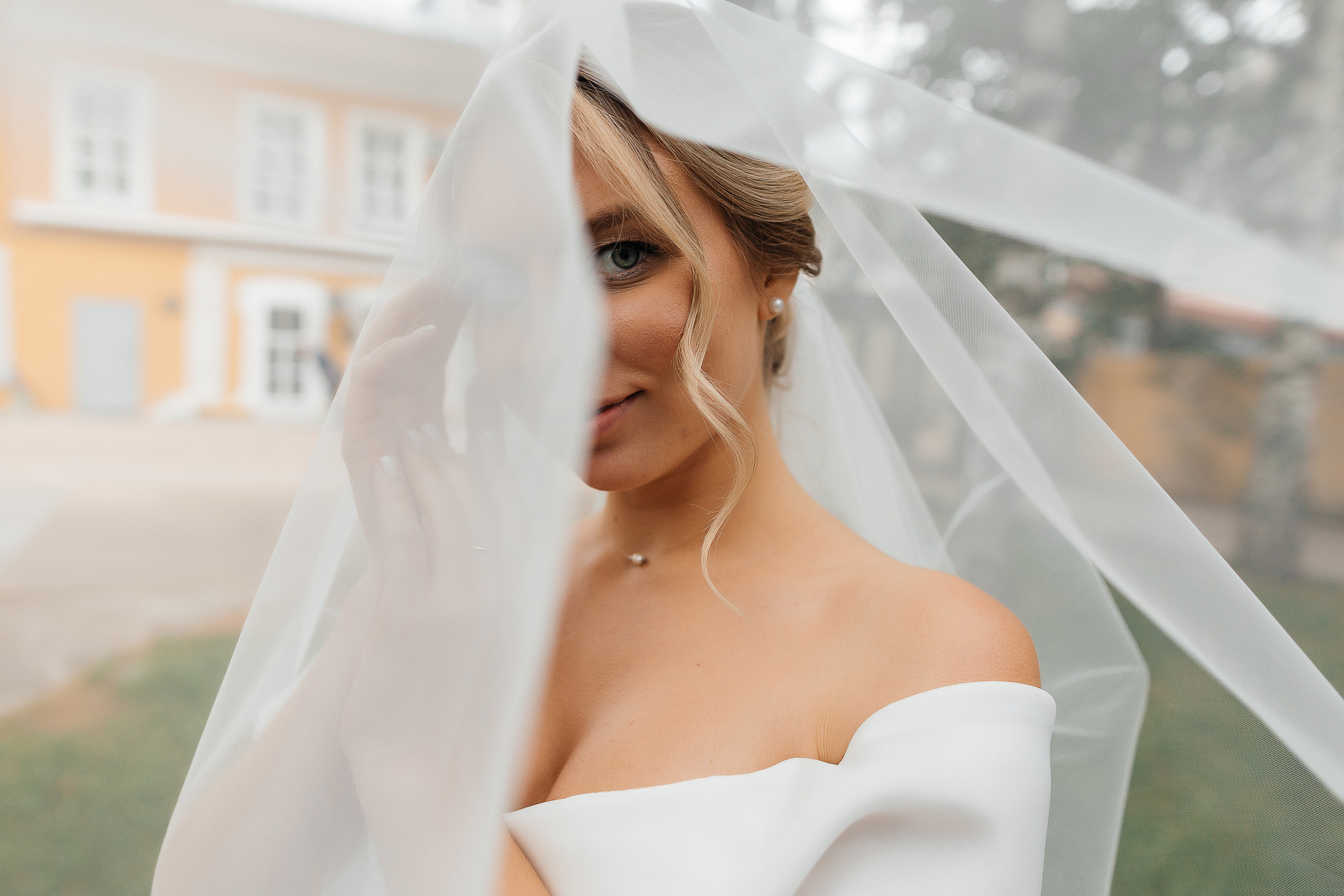 Элегантное утро невесты и незабываемый сюрприз на свадебном банкете. Олег Сверчков | Свадебный фотограф Вологда