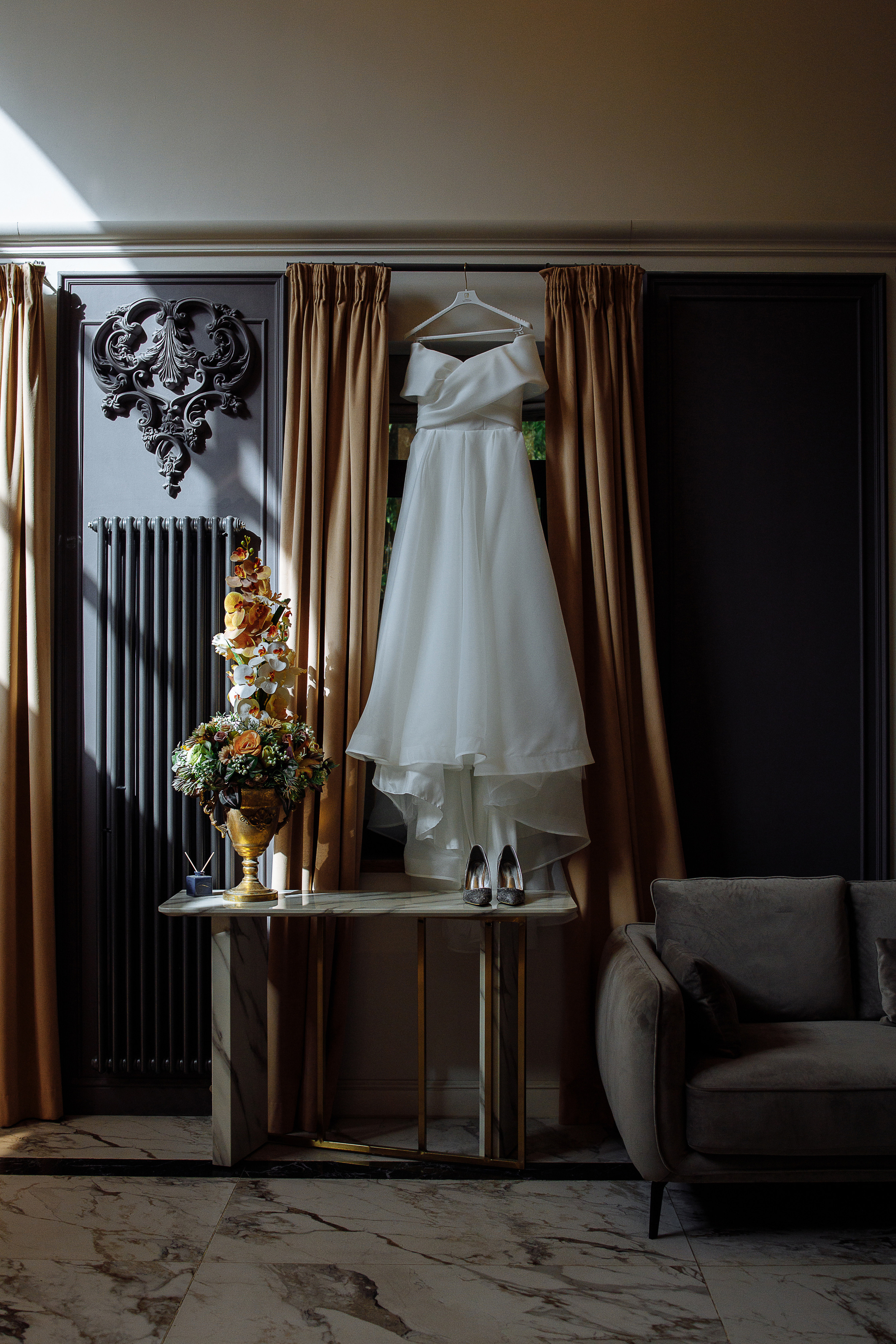 Элегантное утро невесты и незабываемый сюрприз на свадебном банкете. Олег Сверчков | Свадебный фотограф Вологда