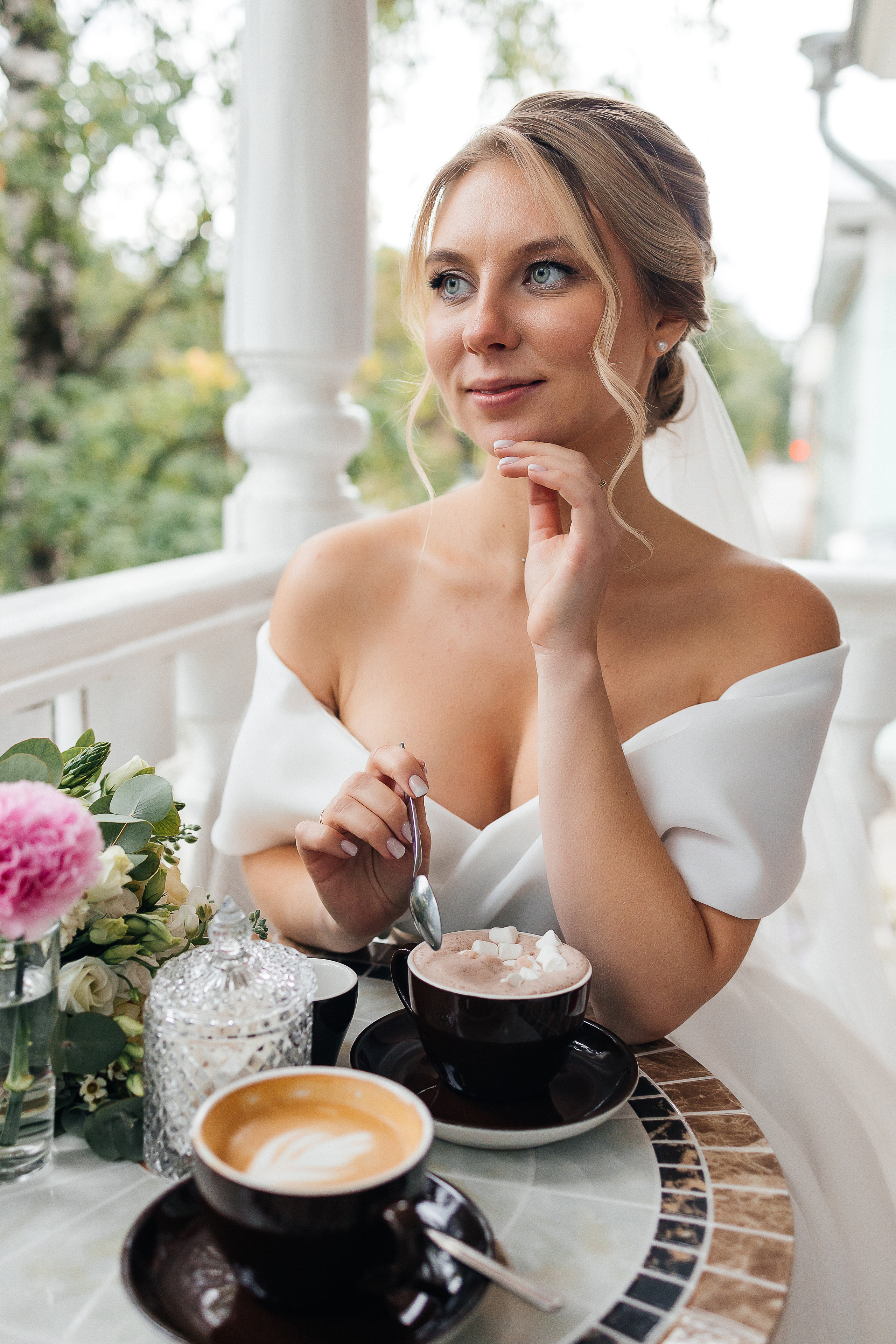 Элегантное утро невесты и незабываемый сюрприз на свадебном банкете. Олег Сверчков | Свадебный фотограф Вологда