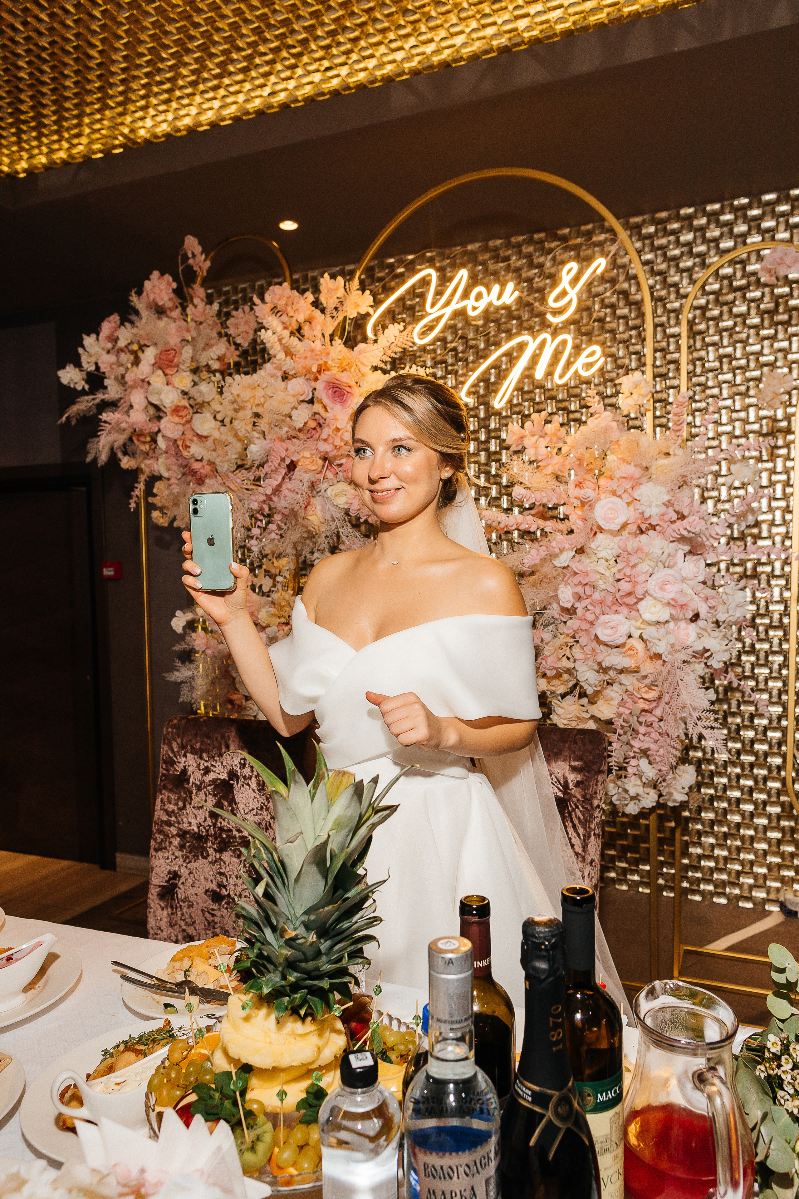 Элегантное утро невесты и незабываемый сюрприз на свадебном банкете. Олег Сверчков | Свадебный фотограф Вологда