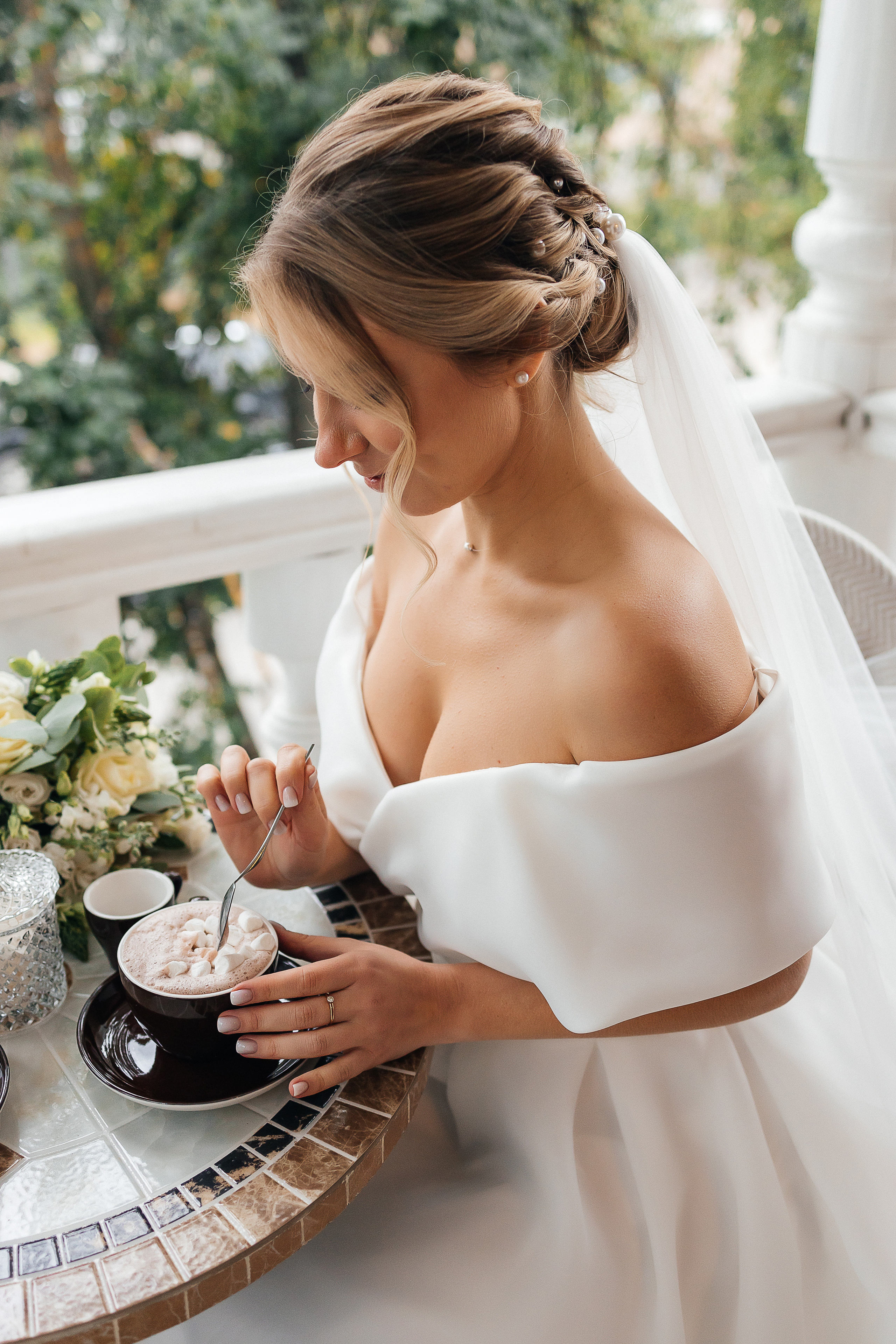 Элегантное утро невесты и незабываемый сюрприз на свадебном банкете. Олег Сверчков | Свадебный фотограф Вологда