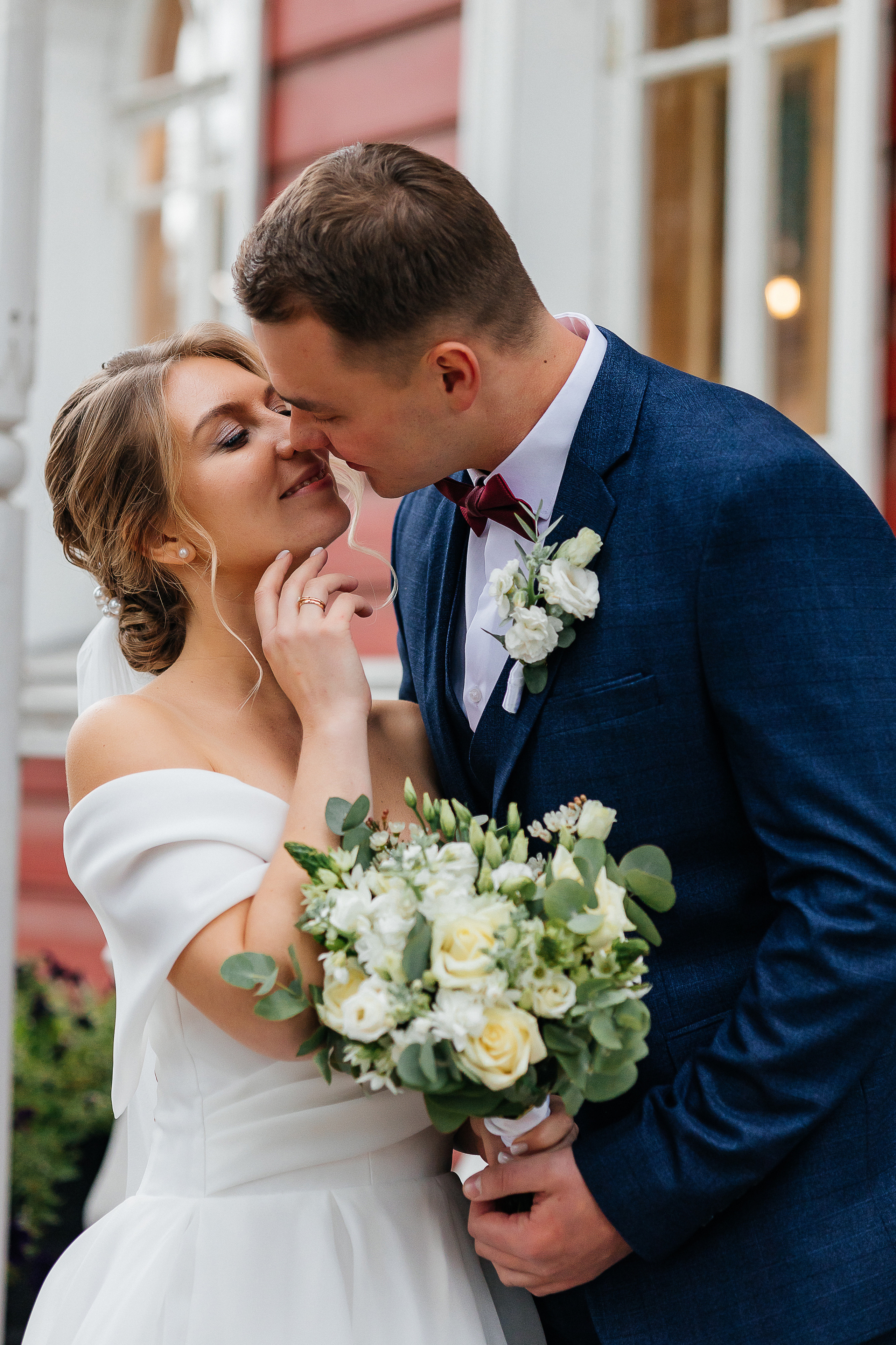 Элегантное утро невесты и незабываемый сюрприз на свадебном банкете. Олег Сверчков | Свадебный фотограф Вологда