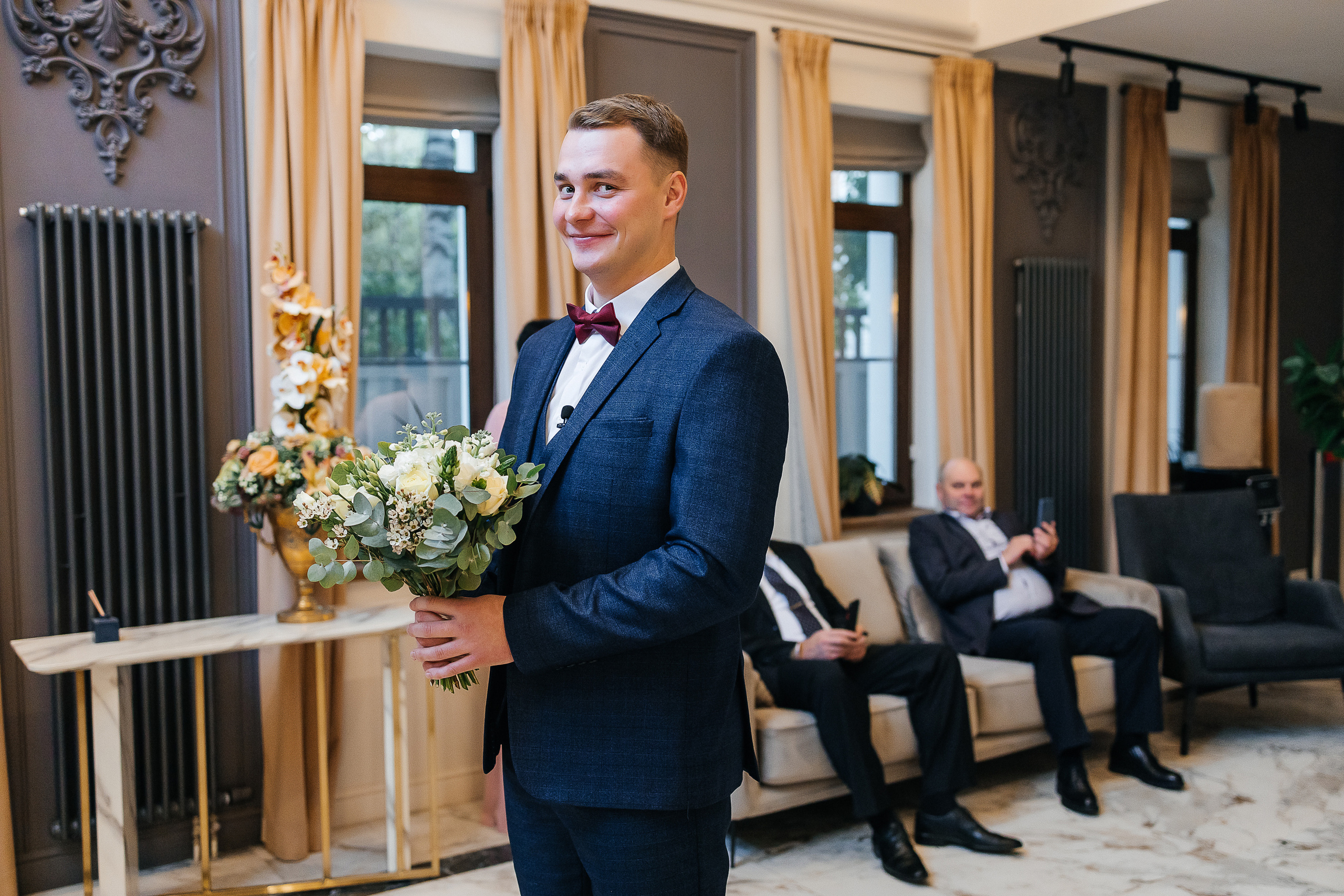 Элегантное утро невесты и незабываемый сюрприз на свадебном банкете. Олег Сверчков | Свадебный фотограф Вологда