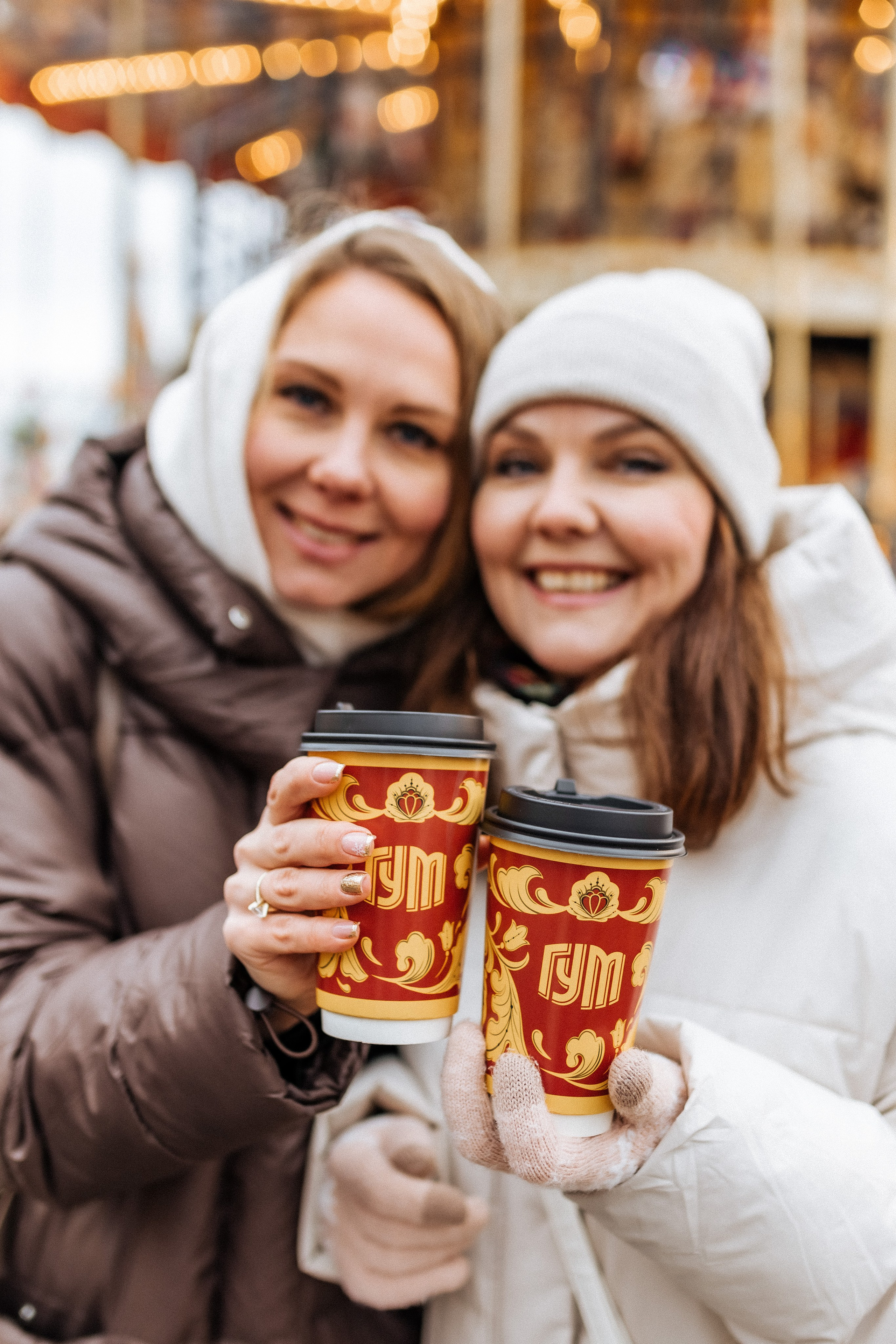 Новогодняя прогулка, ГУМ-ярмарка. Ира и Маша!. Профессиональный фотограф, Москва |Видное Елена Елизарова