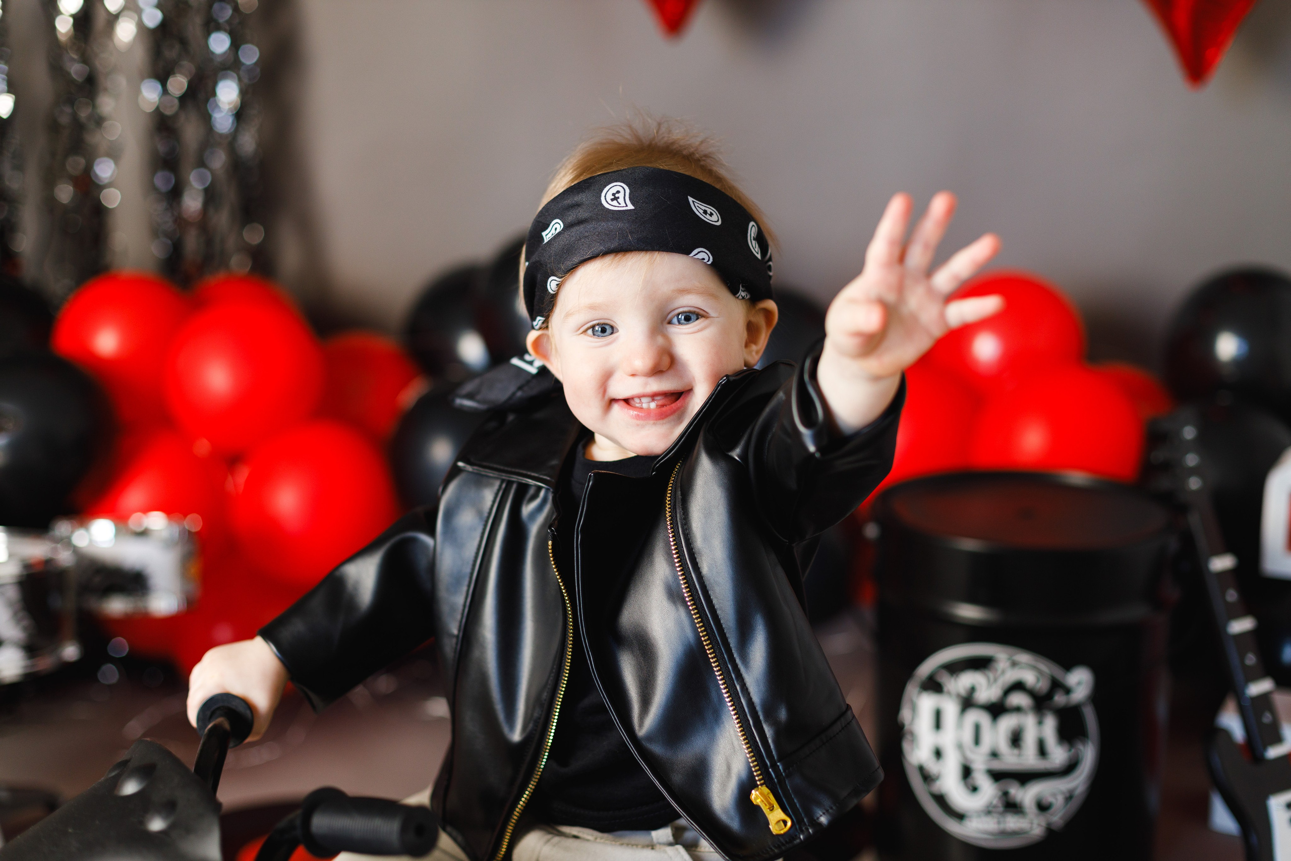 1 годик Антону. Крушение торта. Детский и семейный фотограф в Краснодаре Альбина Морозова