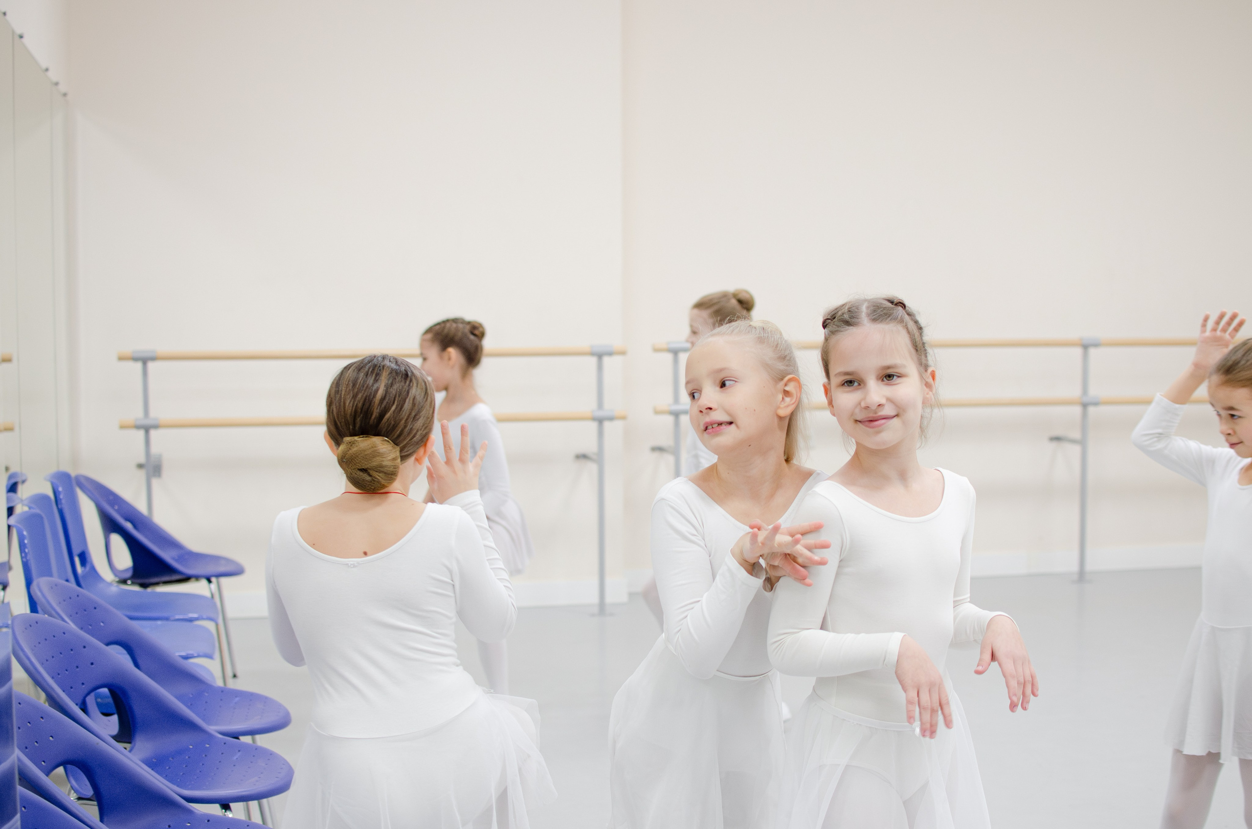 Хореографический коллектив «Русская тройка». Открытый урок младшей группы. Портретный и репортажный фотограф в Санкт-Петербурге Варвара Жукова