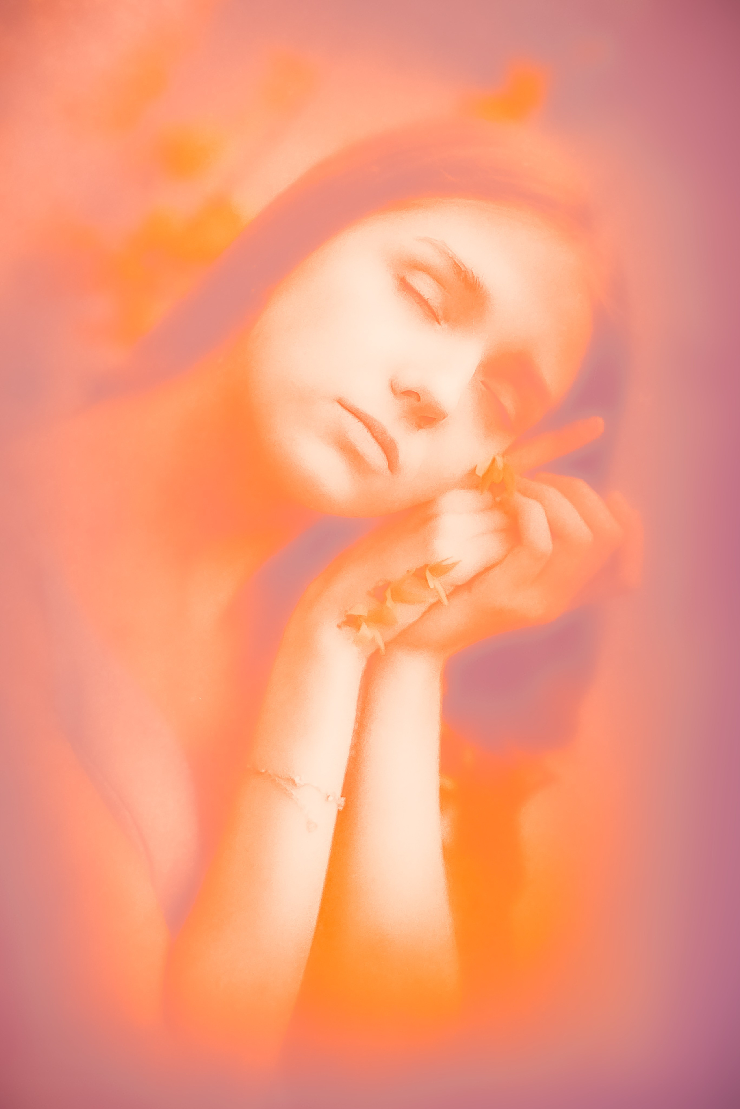 Портрет в Форзиции. Женский фотограф Крещение Венчание Москва Брянск