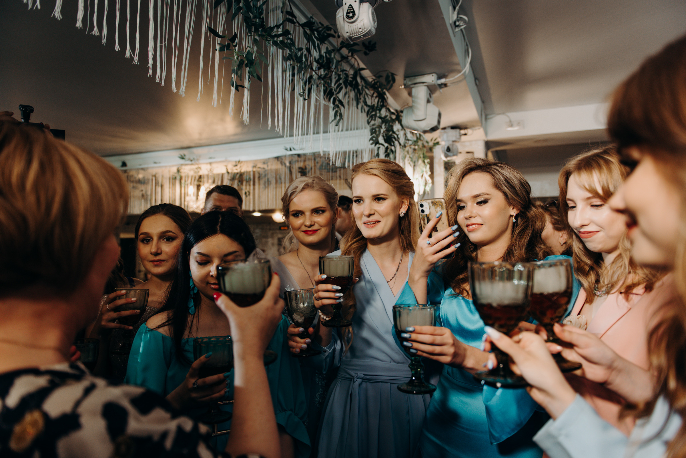 фотограф на выпускной, фотосъёмка выпускного в ресторане Vinity