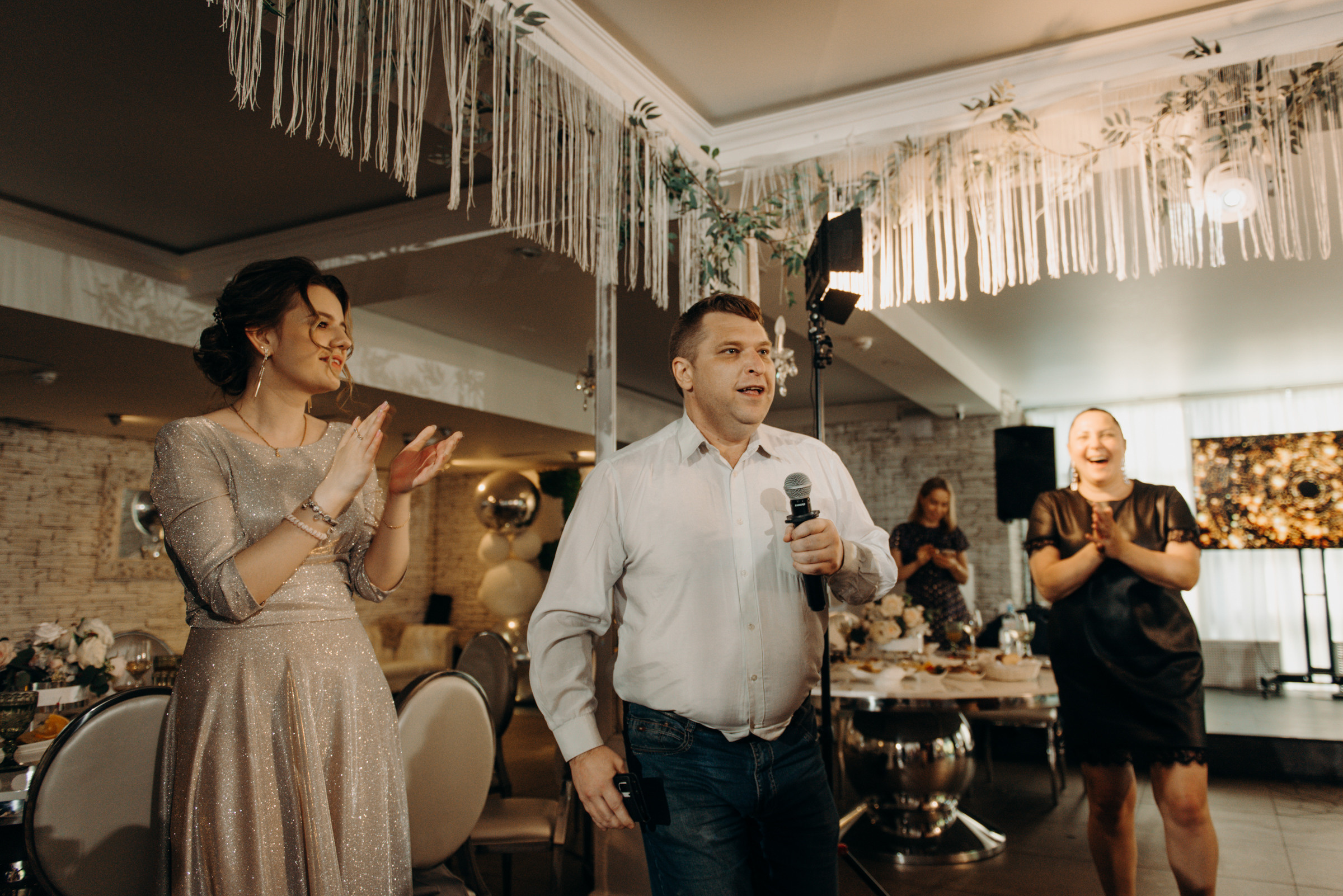 фотограф на выпускной, фотосъёмка выпускного в ресторане Vinity