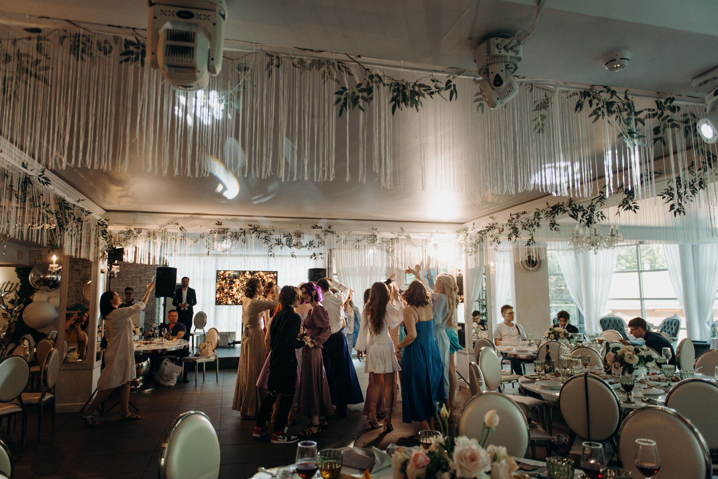 фотограф на выпускной, фотосъёмка выпускного в ресторане Vinity