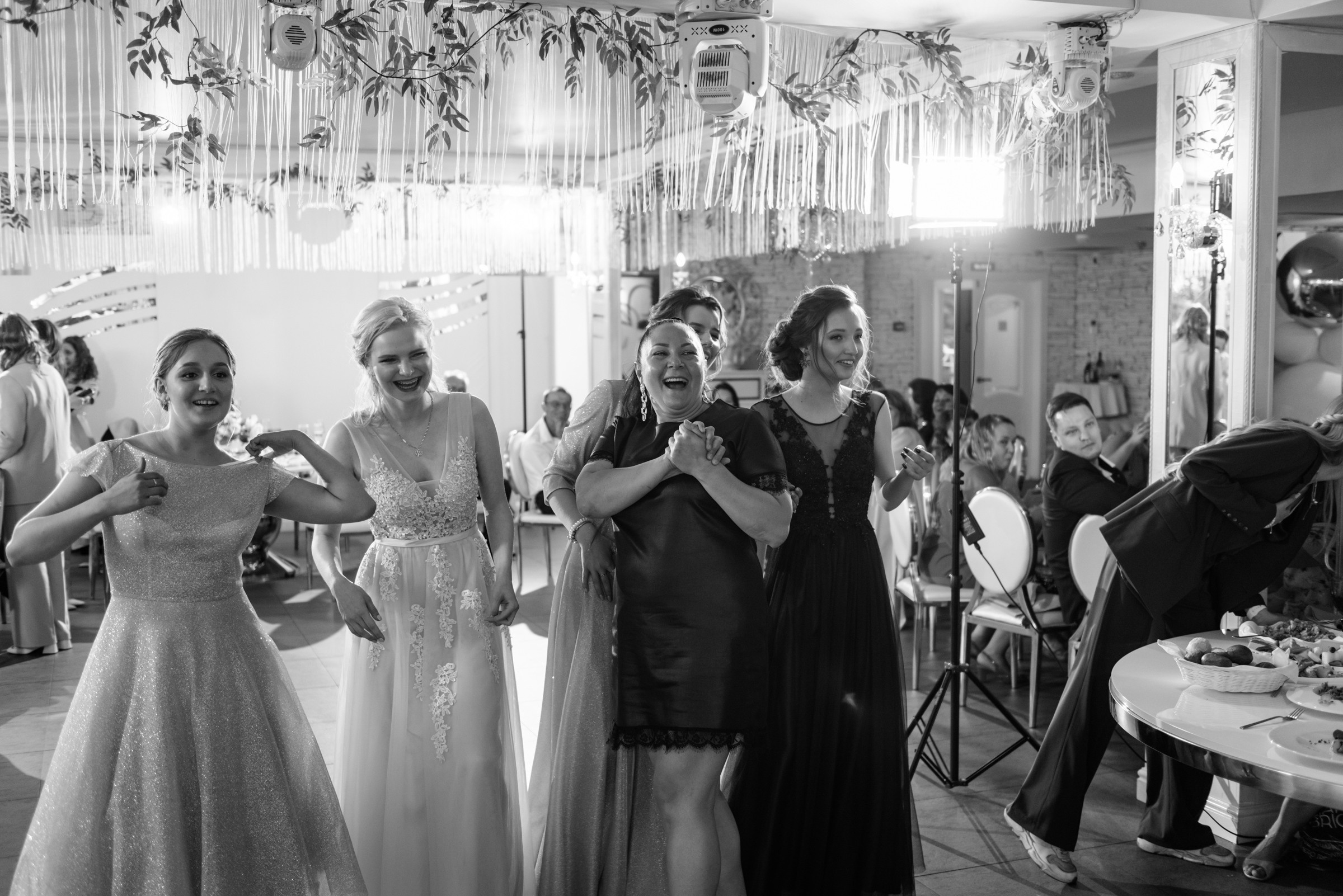 фотограф на выпускной, фотосъёмка выпускного в ресторане Vinity