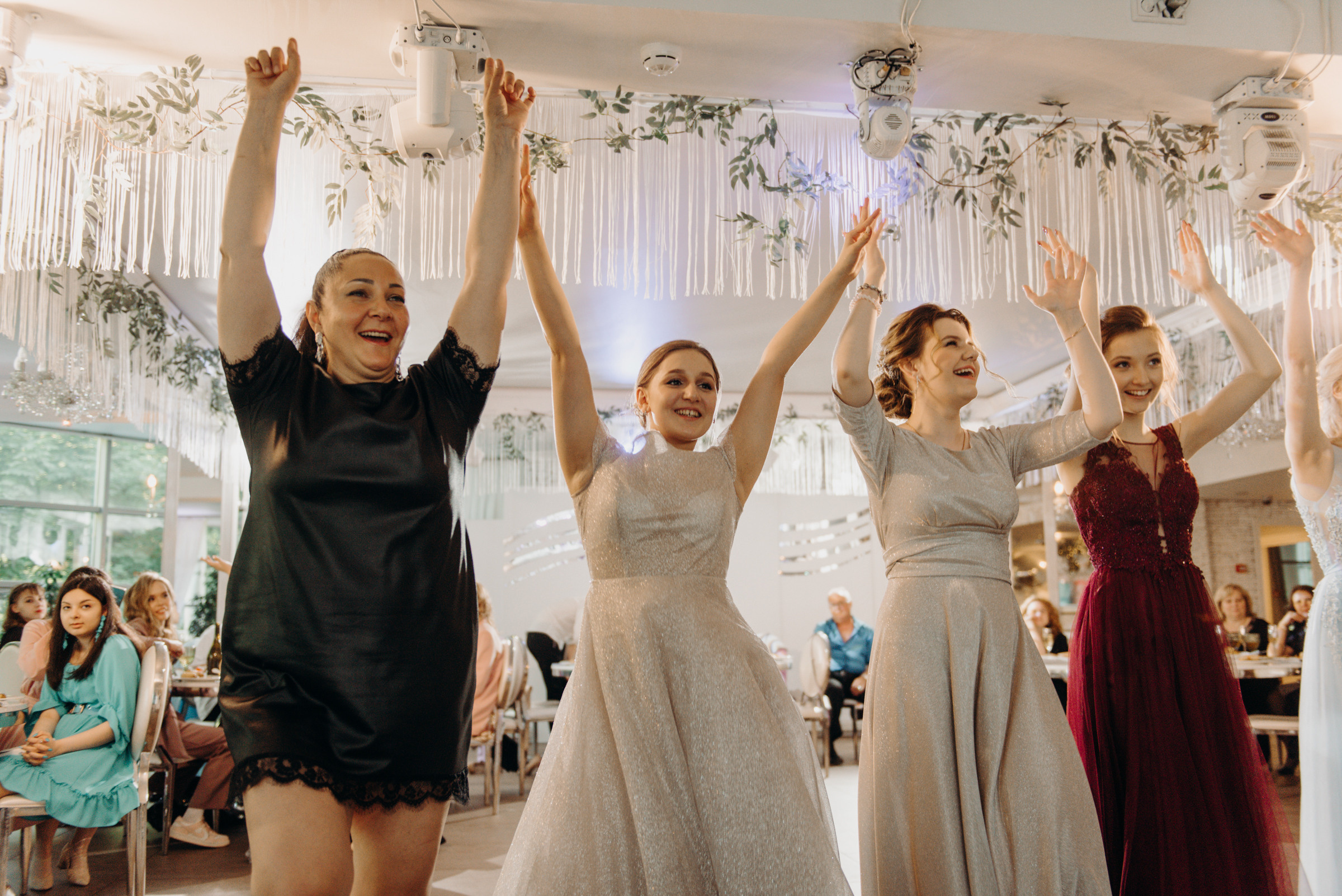 фотограф на выпускной, фотосъёмка выпускного в ресторане Vinity