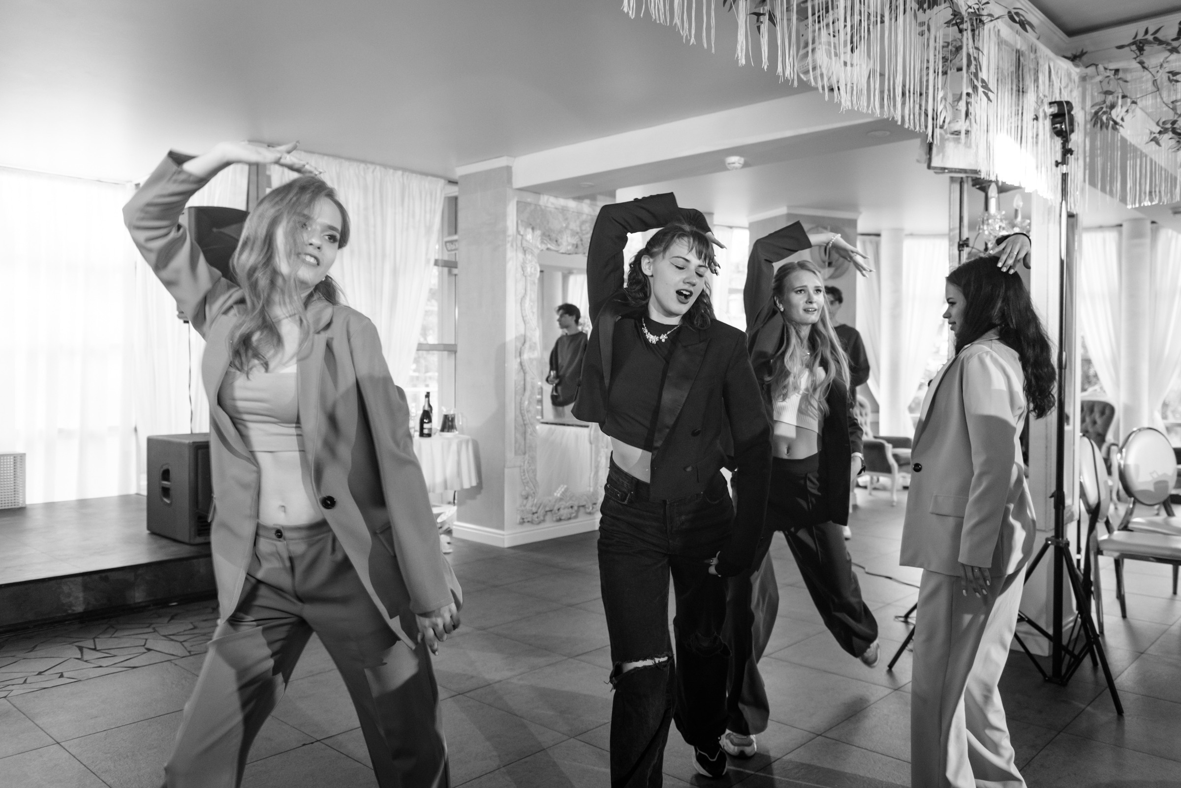 фотограф на выпускной, фотосъёмка выпускного в ресторане Vinity